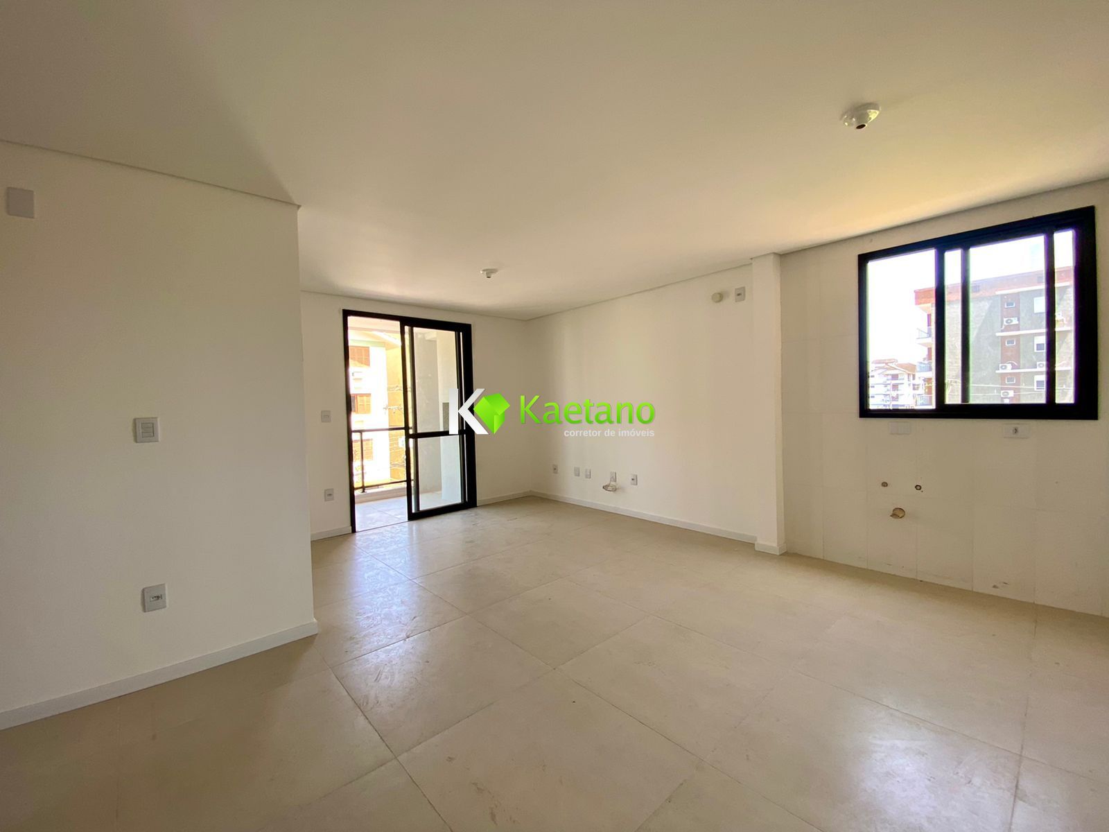 Apartamento à venda com 2 quartos, 73m² - Foto 3