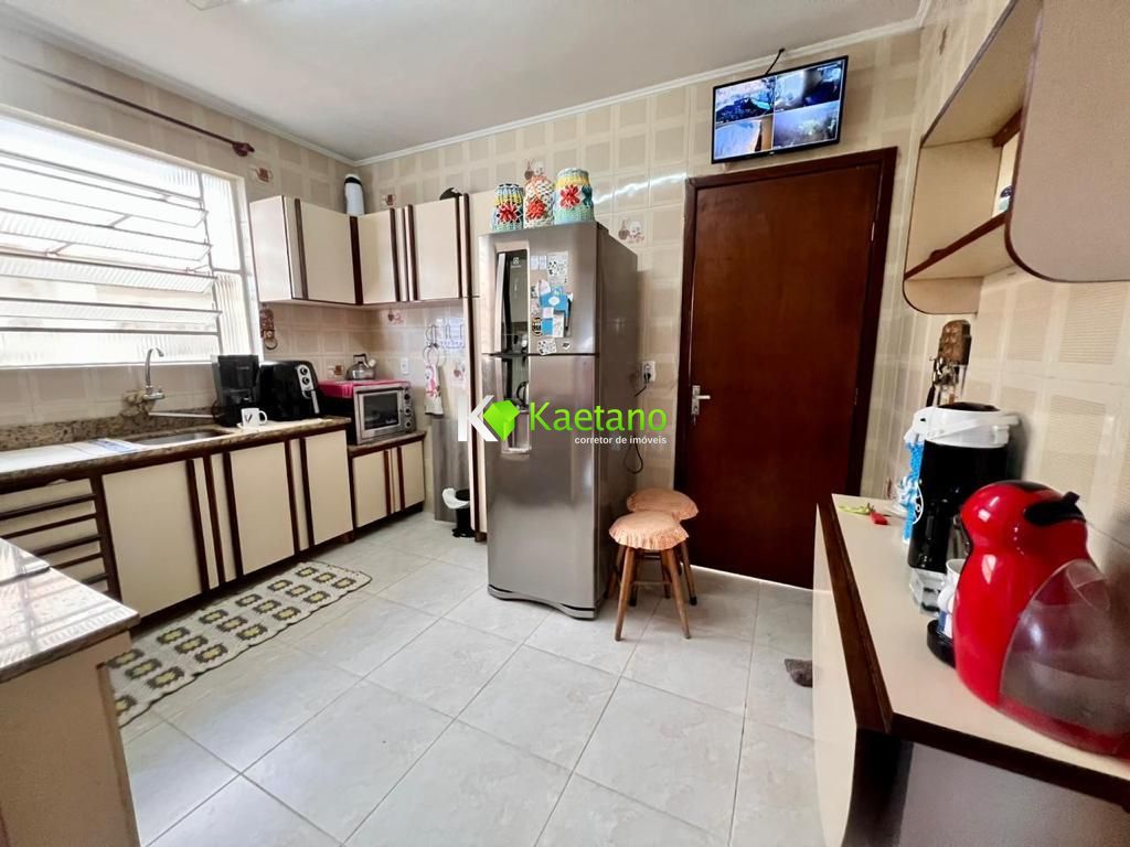 Casa à venda com 3 quartos, 176m² - Foto 4