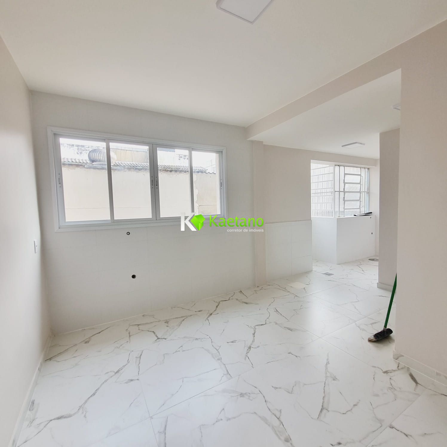 Apartamento à venda com 3 quartos, 135m² - Foto 4