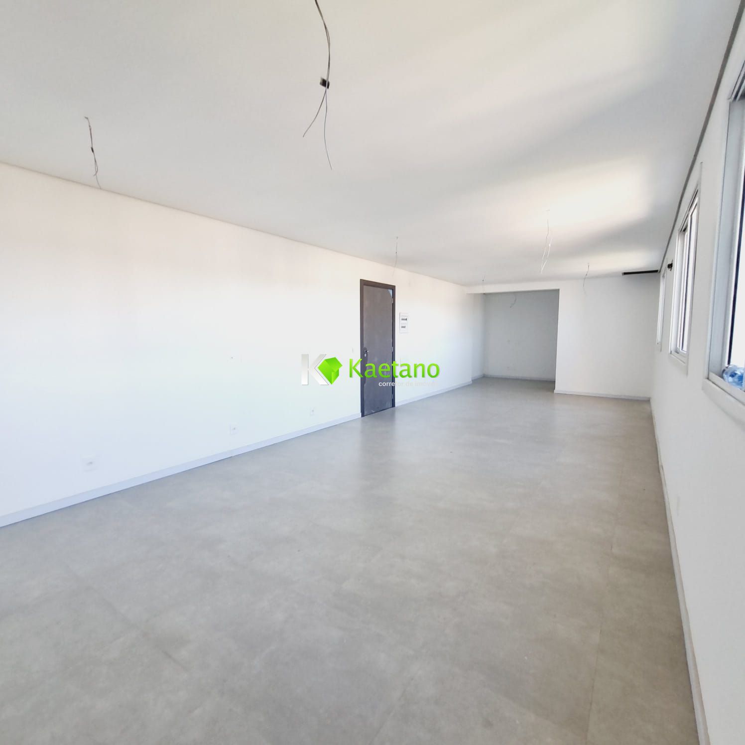 Apartamento à venda com 3 quartos, 220m² - Foto 2