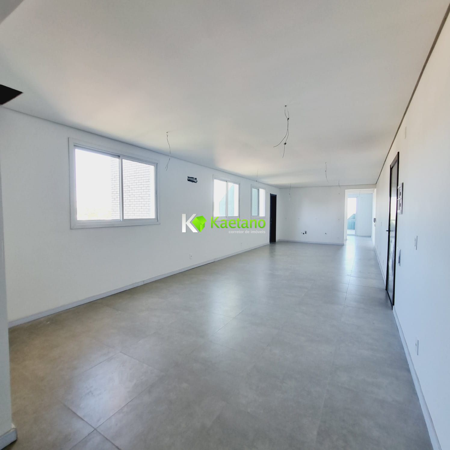 Apartamento à venda com 3 quartos, 220m² - Foto 3