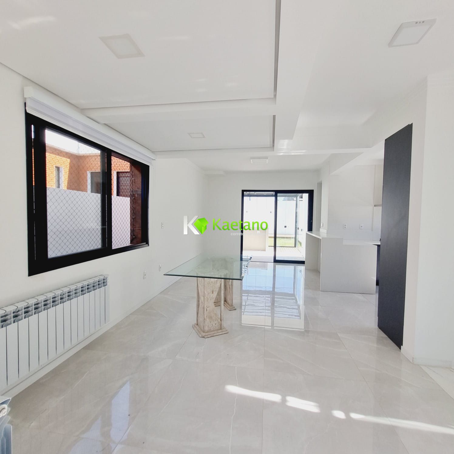 Casa à venda com 3 quartos, 271m² - Foto 4