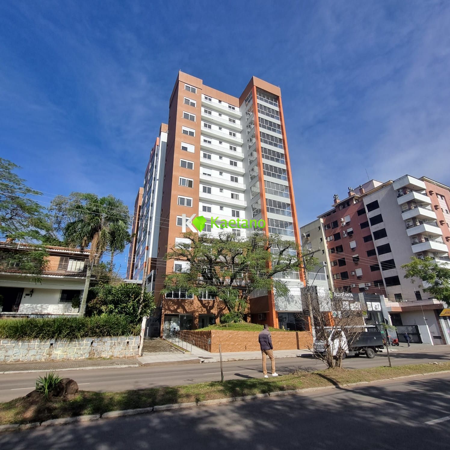 Apartamento à venda com 3 quartos, 131m² - Foto 1