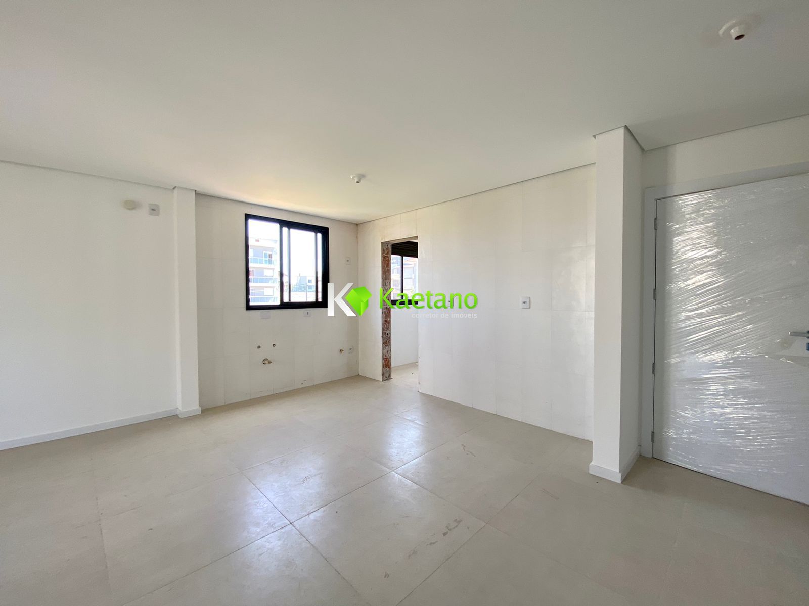 Apartamento à venda com 2 quartos, 73m² - Foto 4