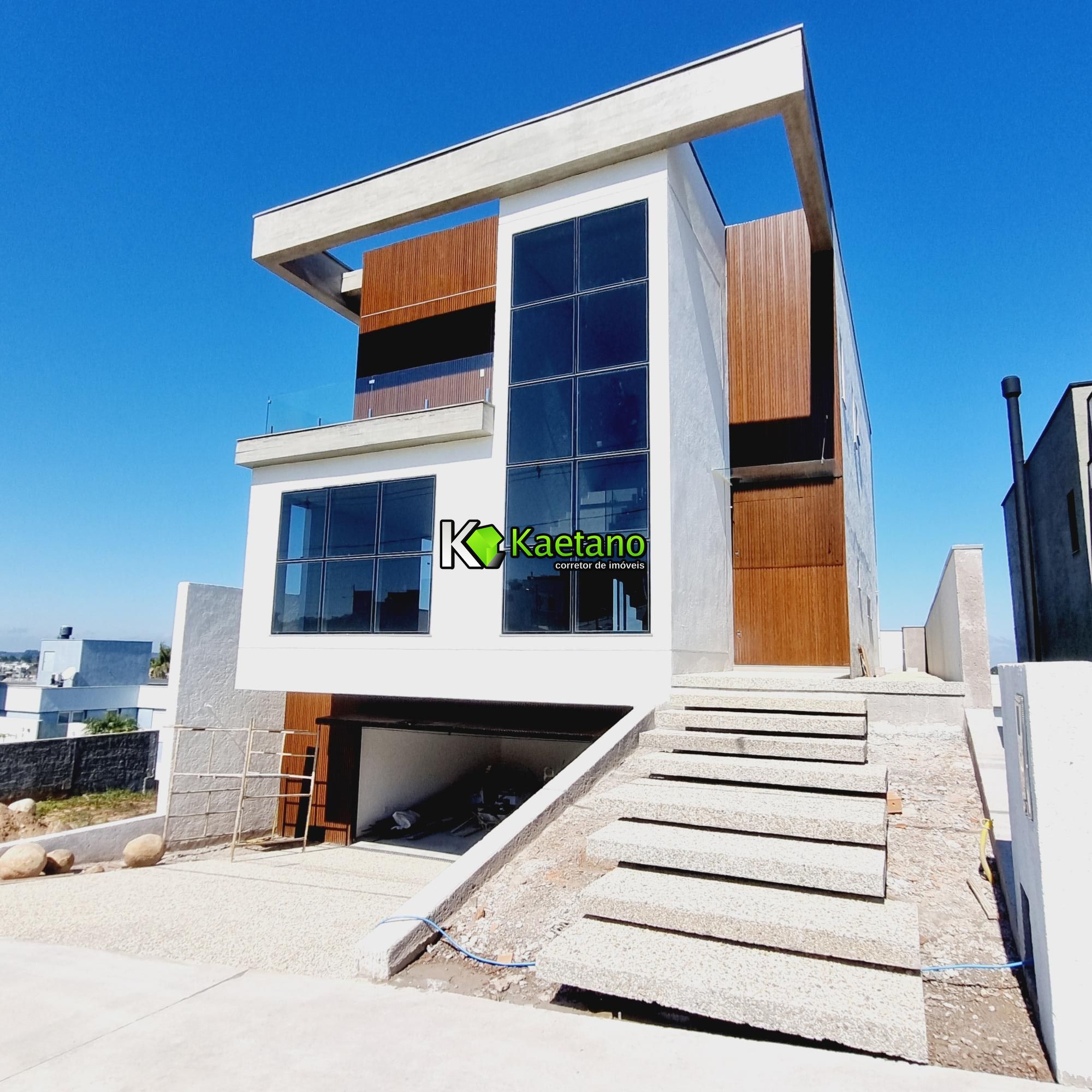Casa à venda com 3 quartos, 300m² - Foto 3