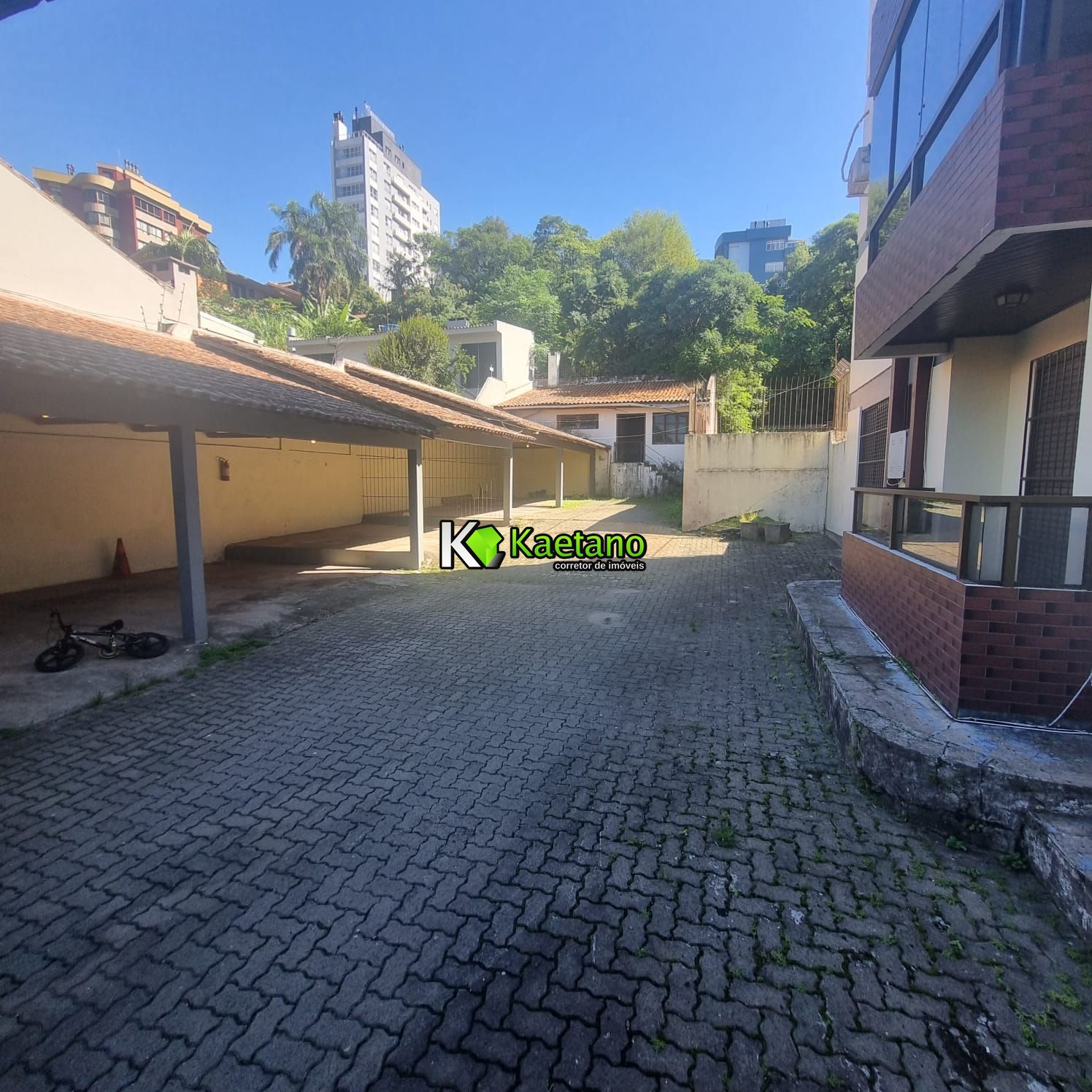 Apartamento para alugar com 2 quartos, 140m² - Foto 13
