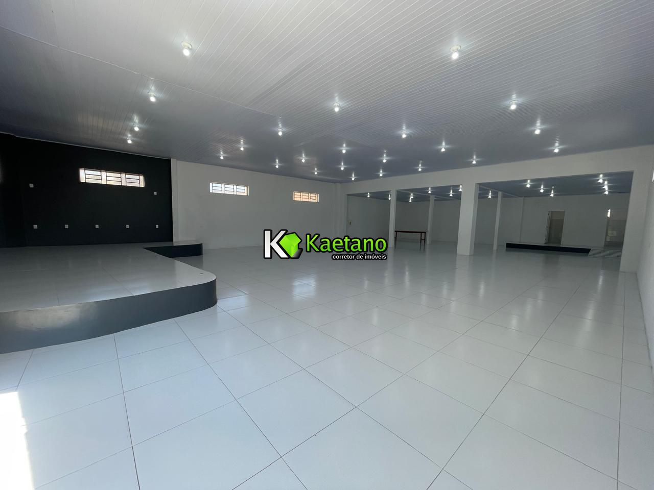 Depósito-Galpão-Armazém à venda, 350m² - Foto 2
