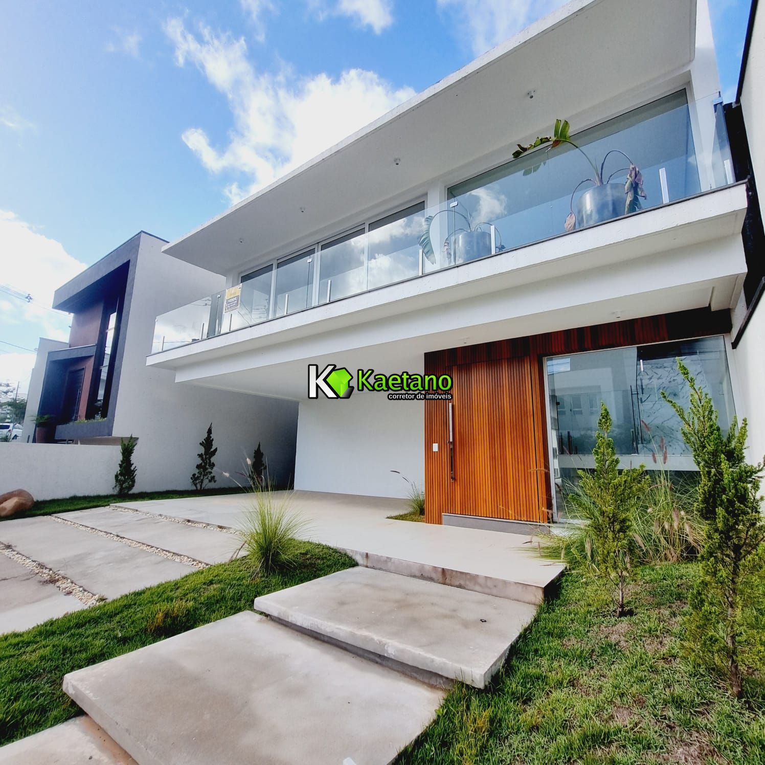 Casa à venda com 3 quartos, 215m² - Foto 3