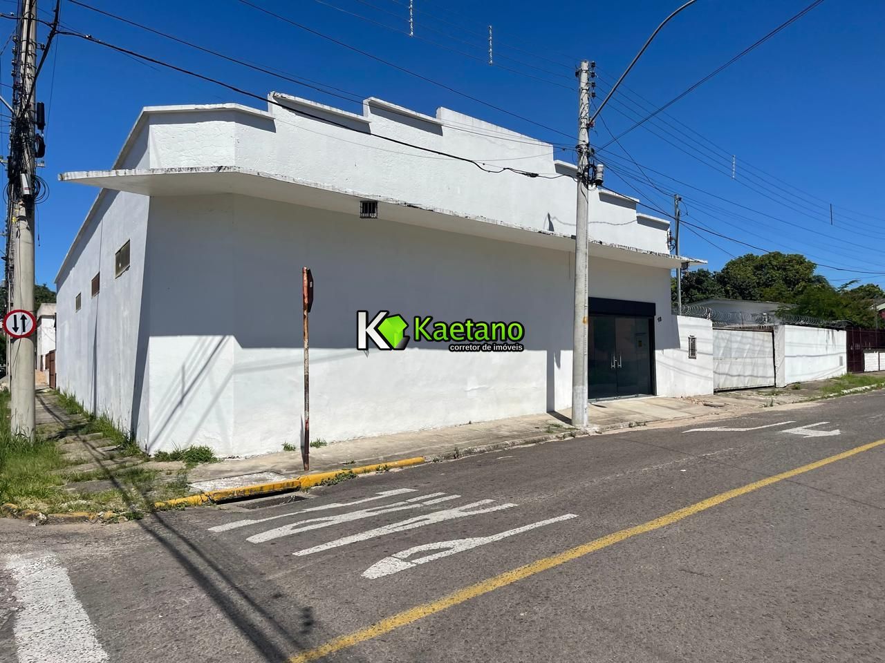 Depósito-Galpão-Armazém à venda, 350m² - Foto 1