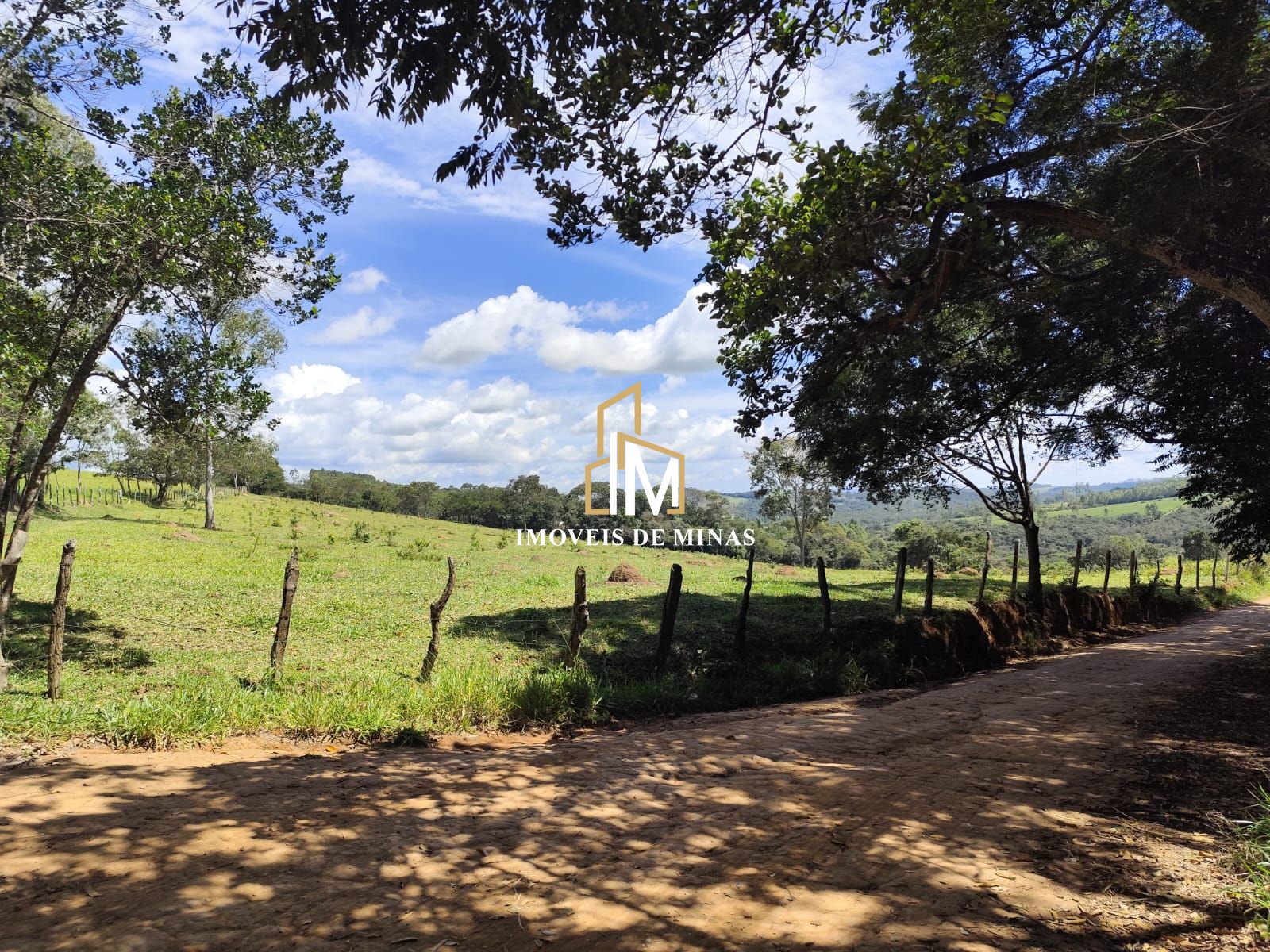 Fazenda à venda com 2 quartos, 1800m² - Foto 12