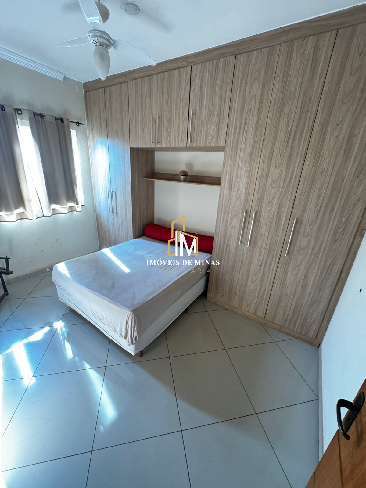 Chácara à venda com 5 quartos, 1000m² - Foto 9