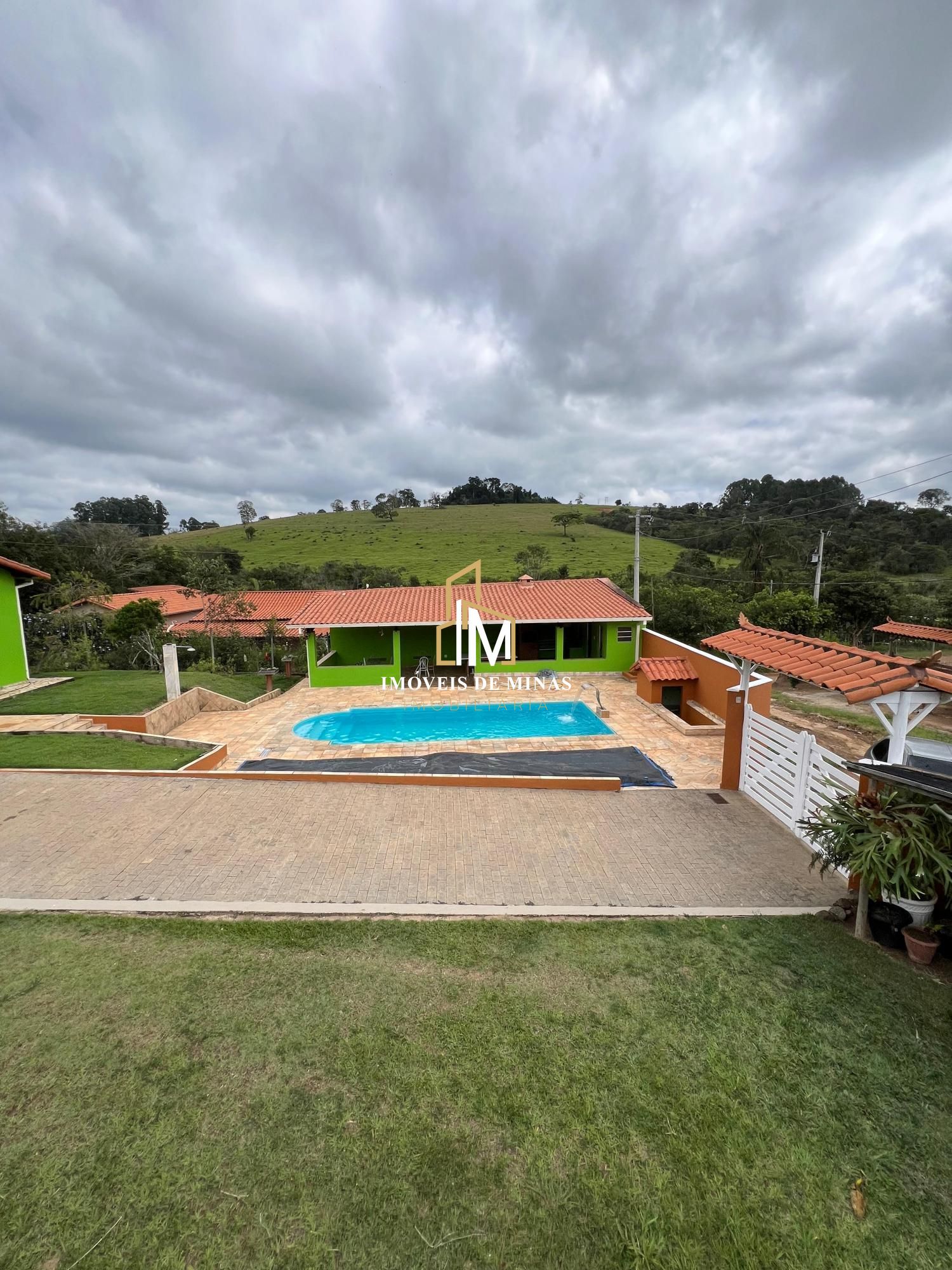 Fazenda à venda com 4 quartos, 2000m² - Foto 1