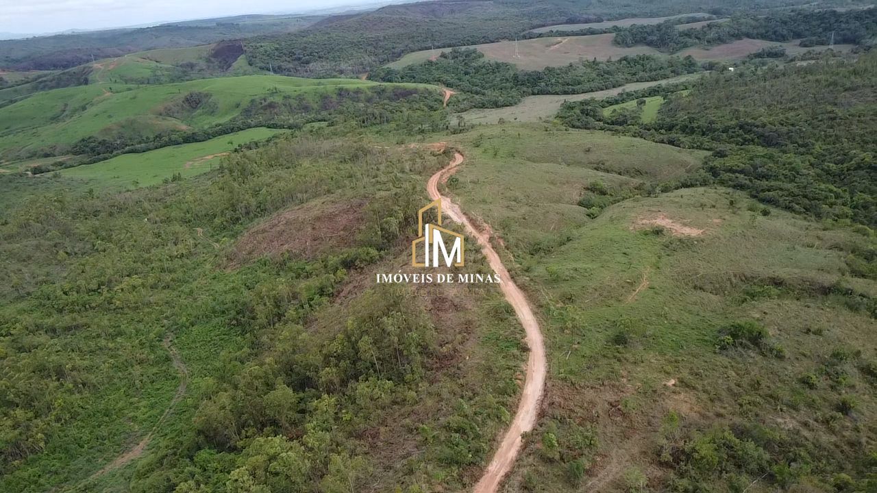 Fazenda/Sítios/Chácaras de 3 quartos, no bairro Zona Rural, em Formiga | Eu Corretor