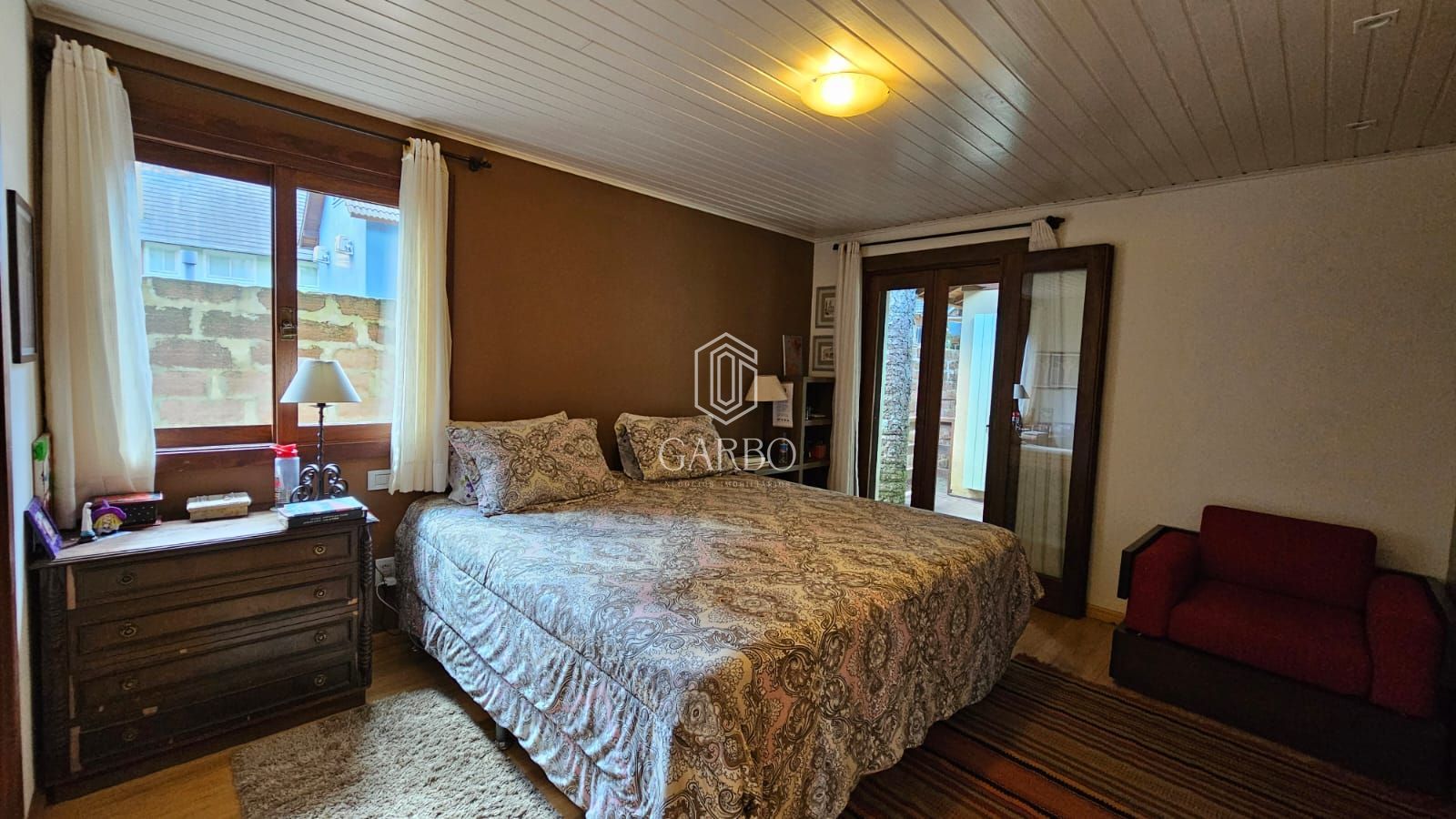 Casa à venda com 3 quartos, 215m² - Foto 14