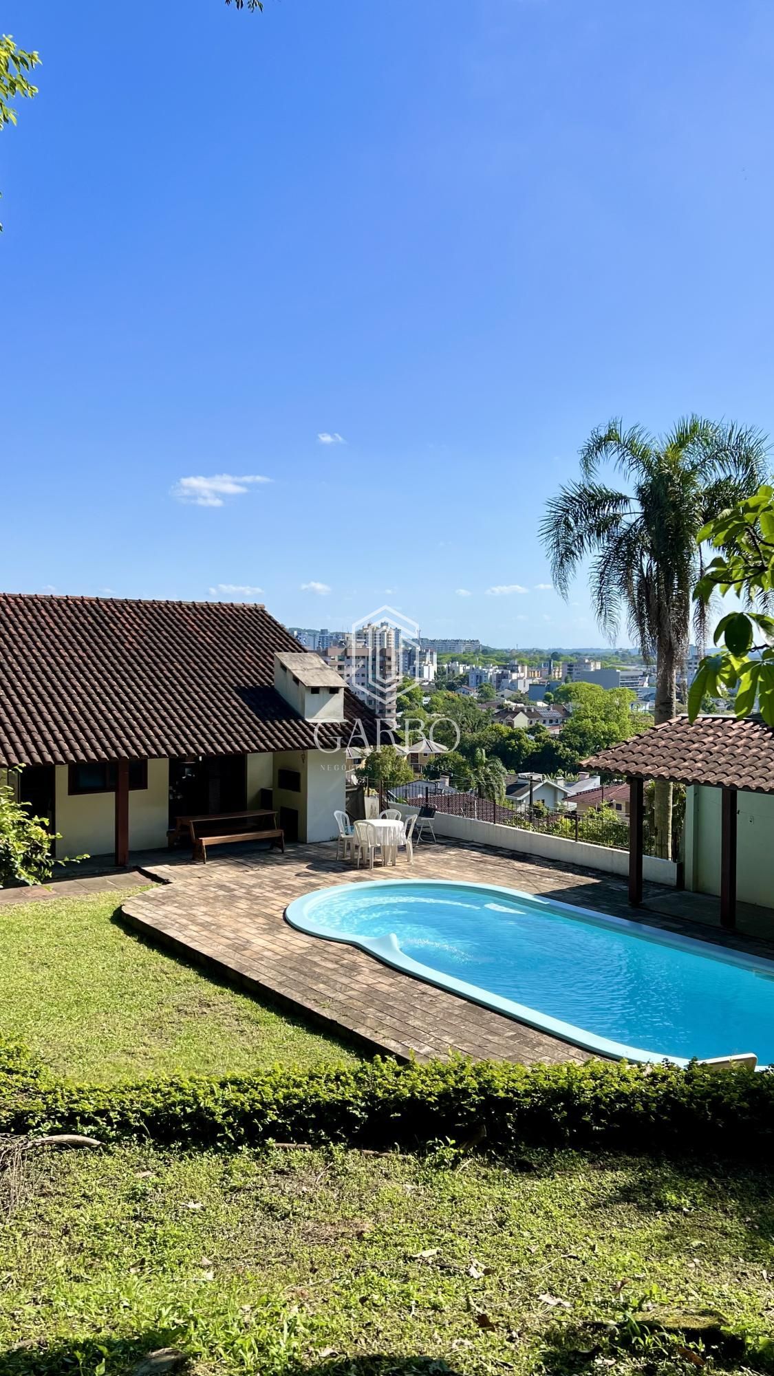 Casa à venda com 4 quartos, 188m² - Foto 3