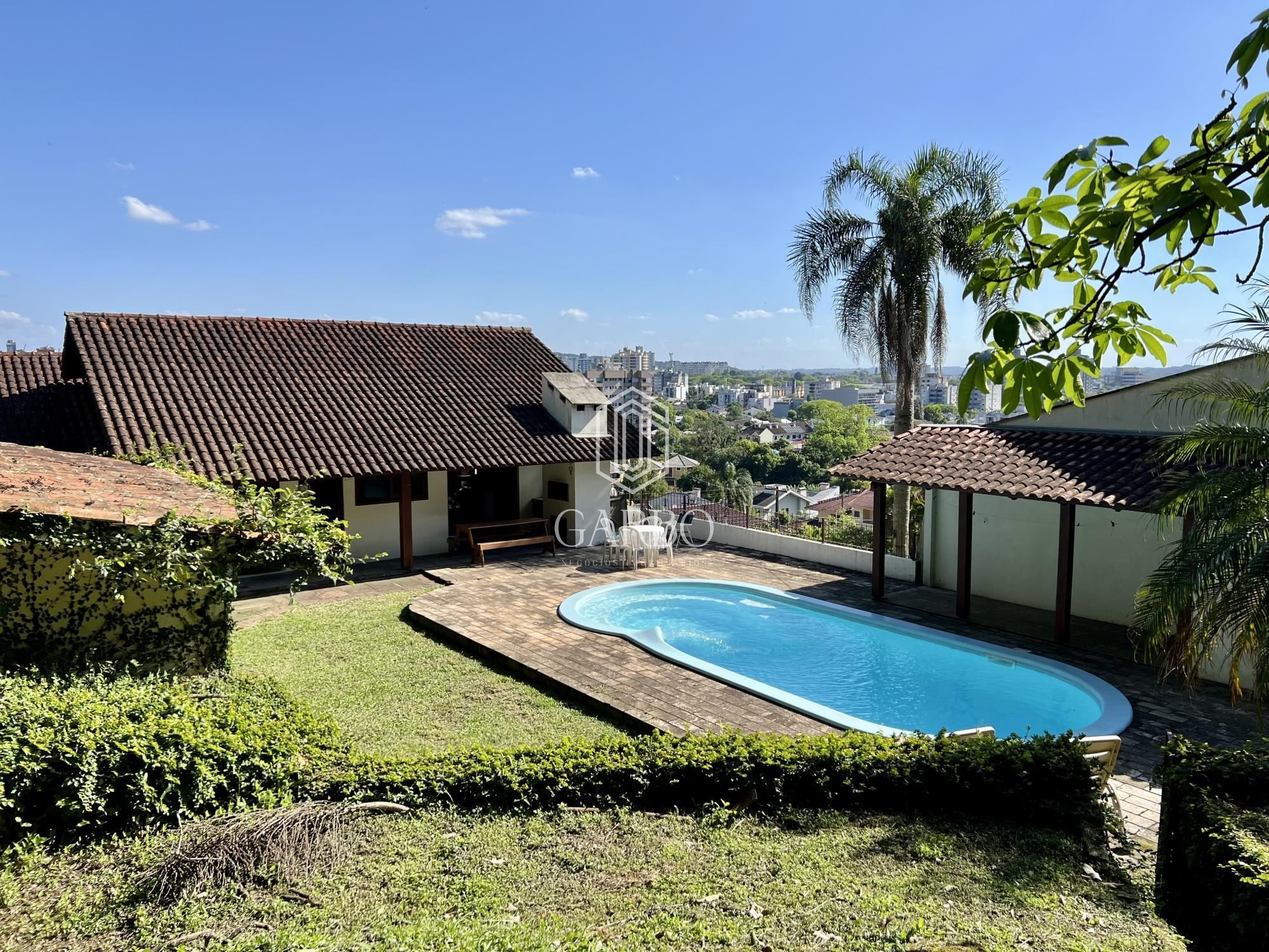 Casa à venda com 4 quartos, 188m² - Foto 2