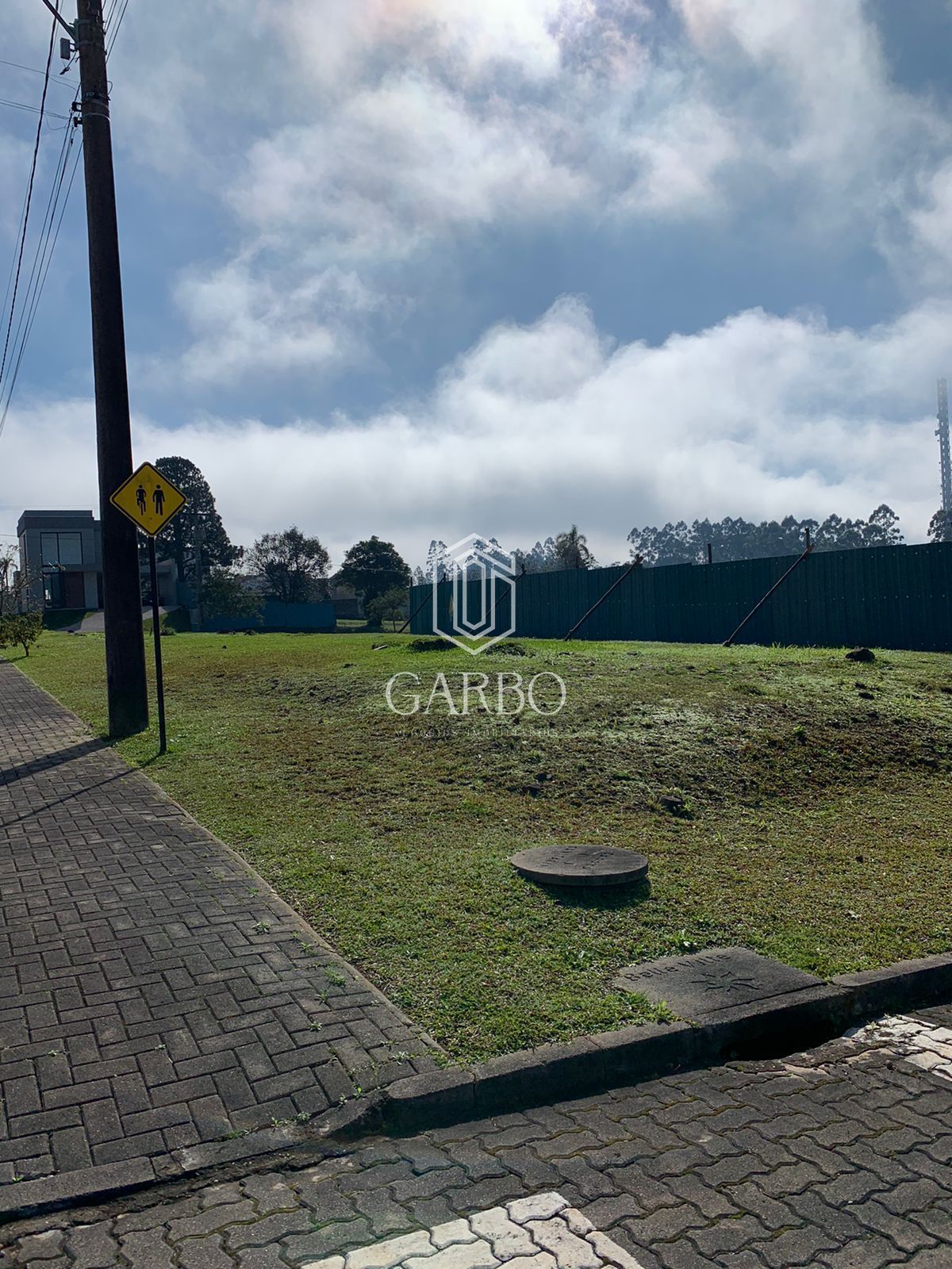 Terreno a venda em Condomínio Fechado
