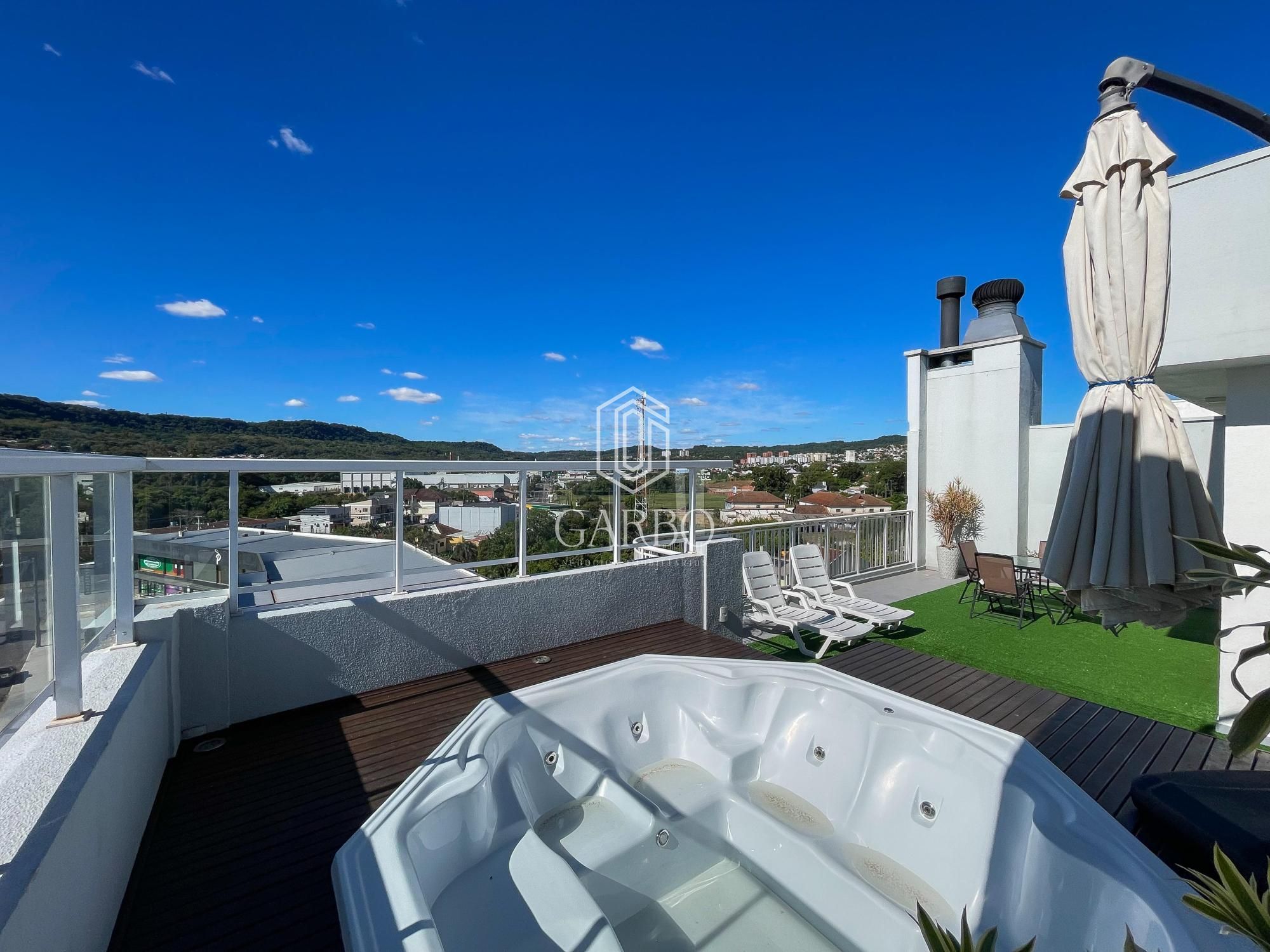 Cobertura à venda com 3 quartos, 241m² - Foto 2