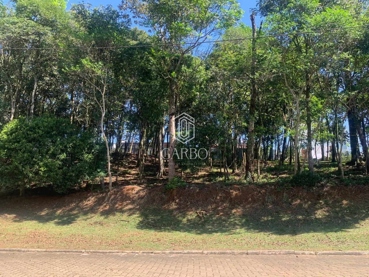 TERRENO À VENDA NO CONDOMÍNIO COUNTRY VILLE