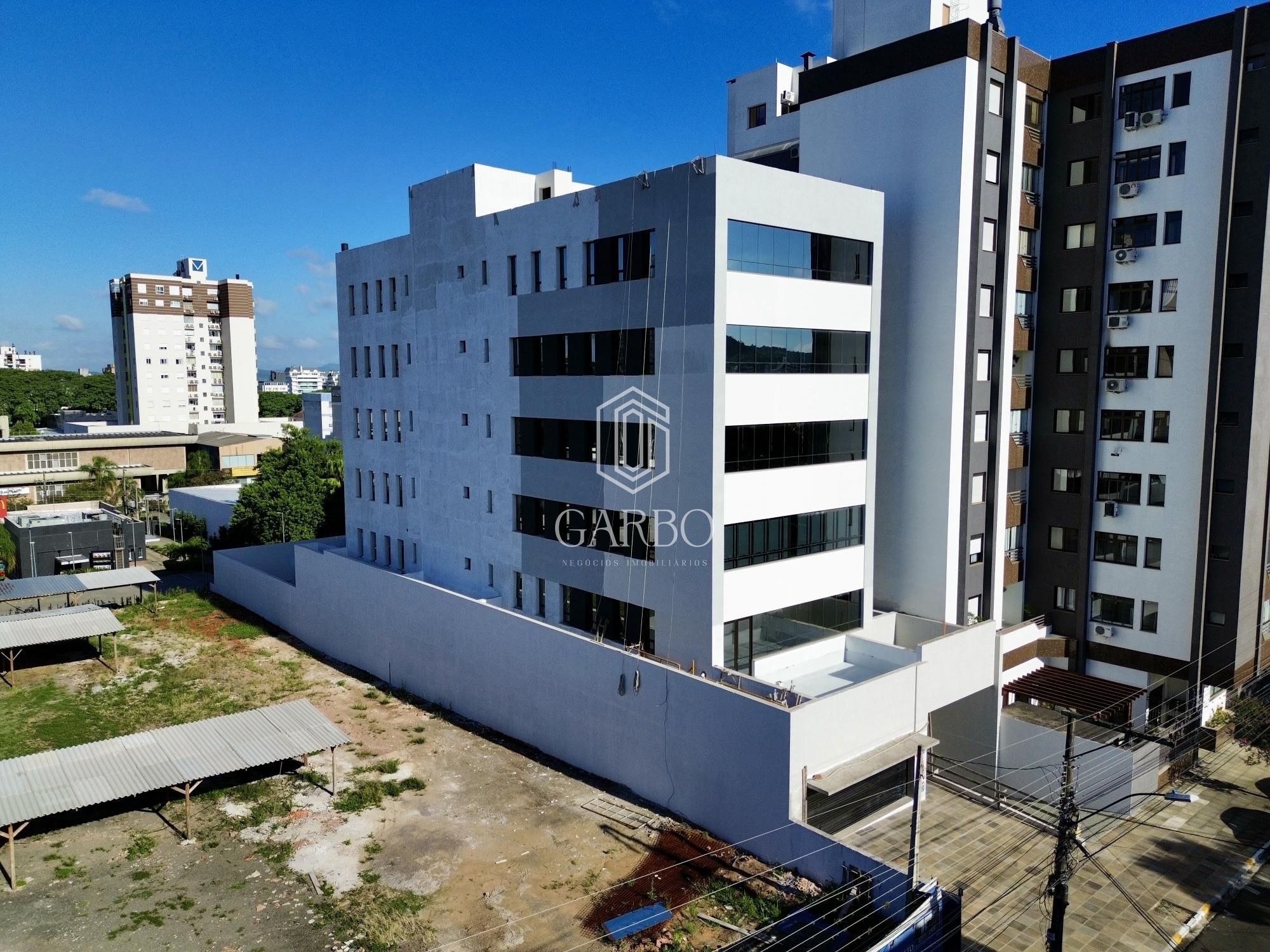 AMPLA SALA COMERCIAL NO CORAÇÃO DE SANTA CRUZ