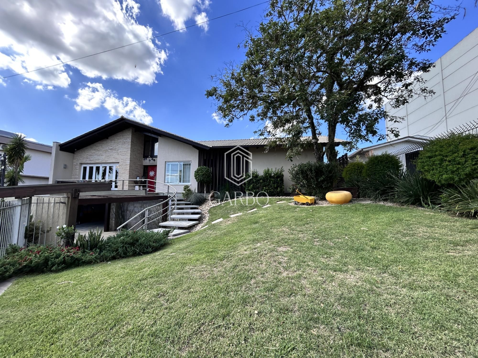 Casa, 3 quartos, 247 m² - Foto 1