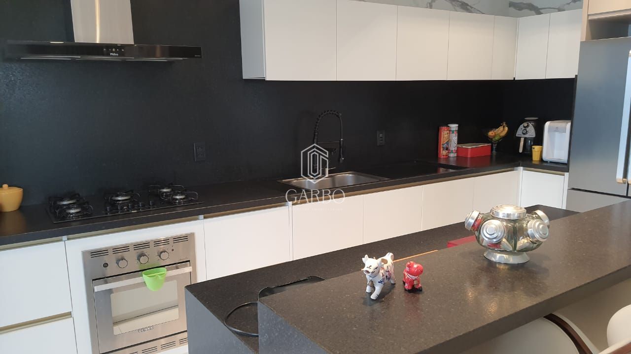Casa à venda com 3 quartos, 227m² - Foto 4