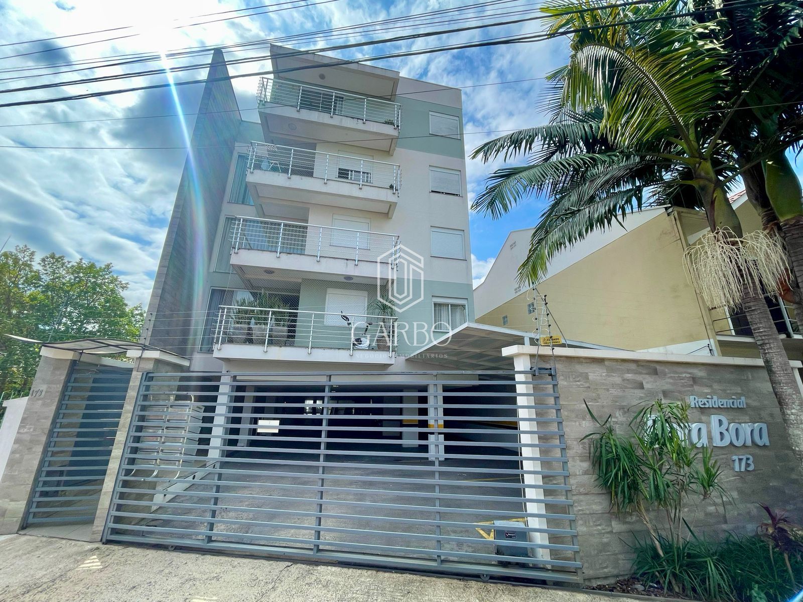 Apartamento à venda com 3 quartos, 136m² - Foto 4