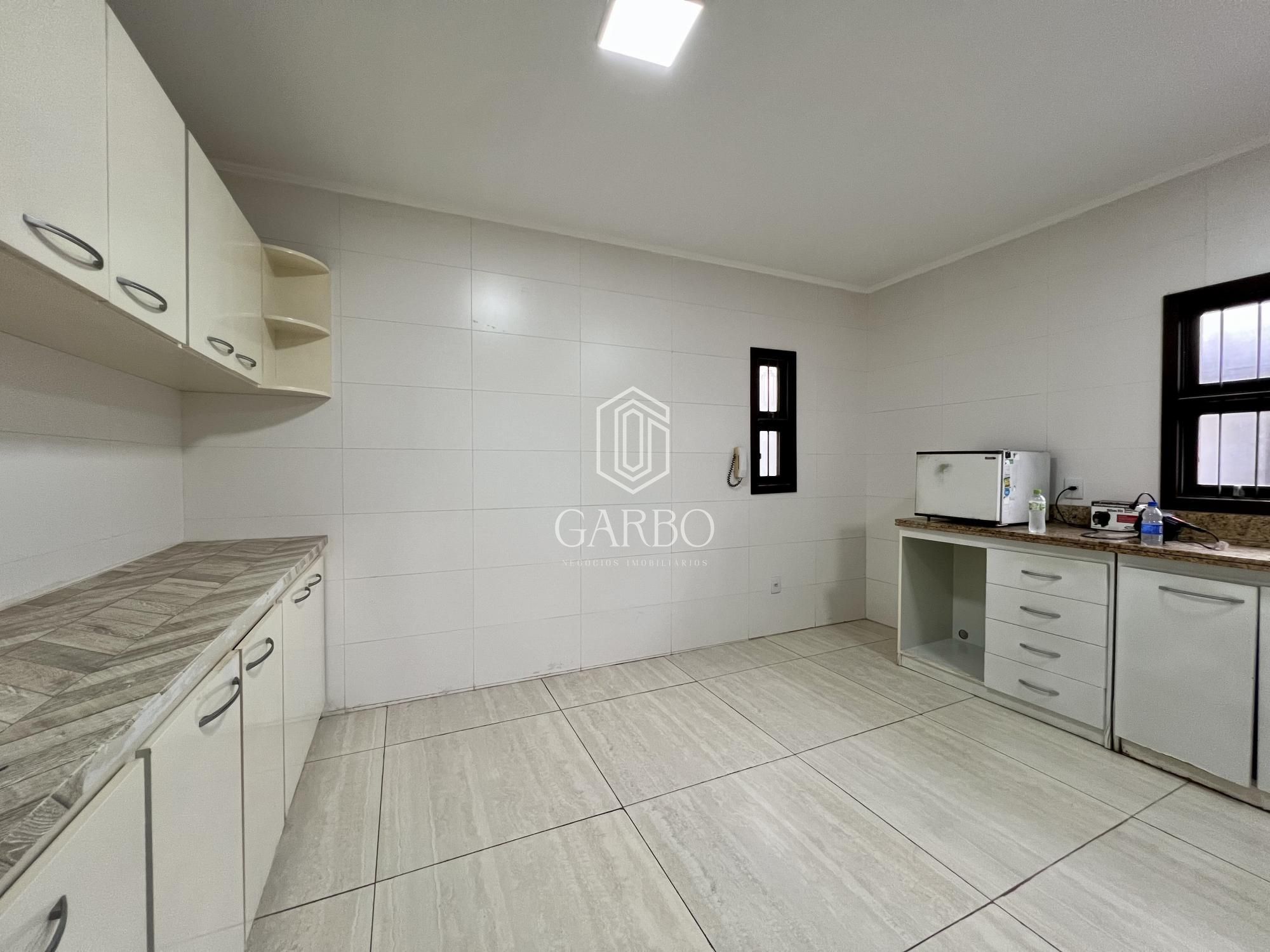 Casa à venda com 3 quartos, 255m² - Foto 8