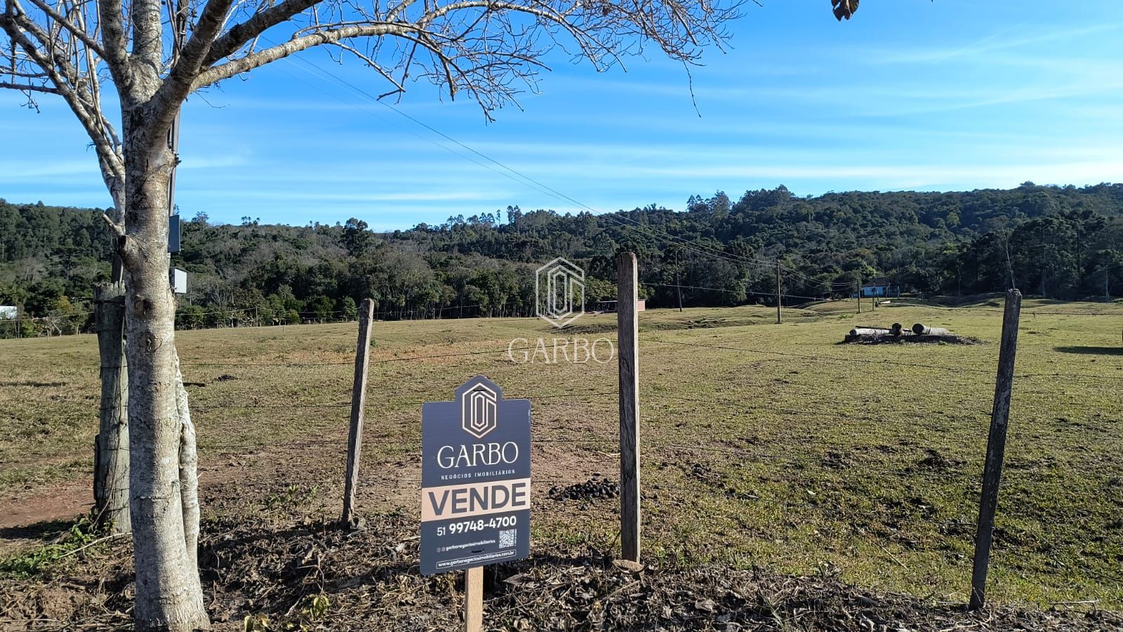 Chácara à venda com 3 quartos, 134000m² - Foto 1
