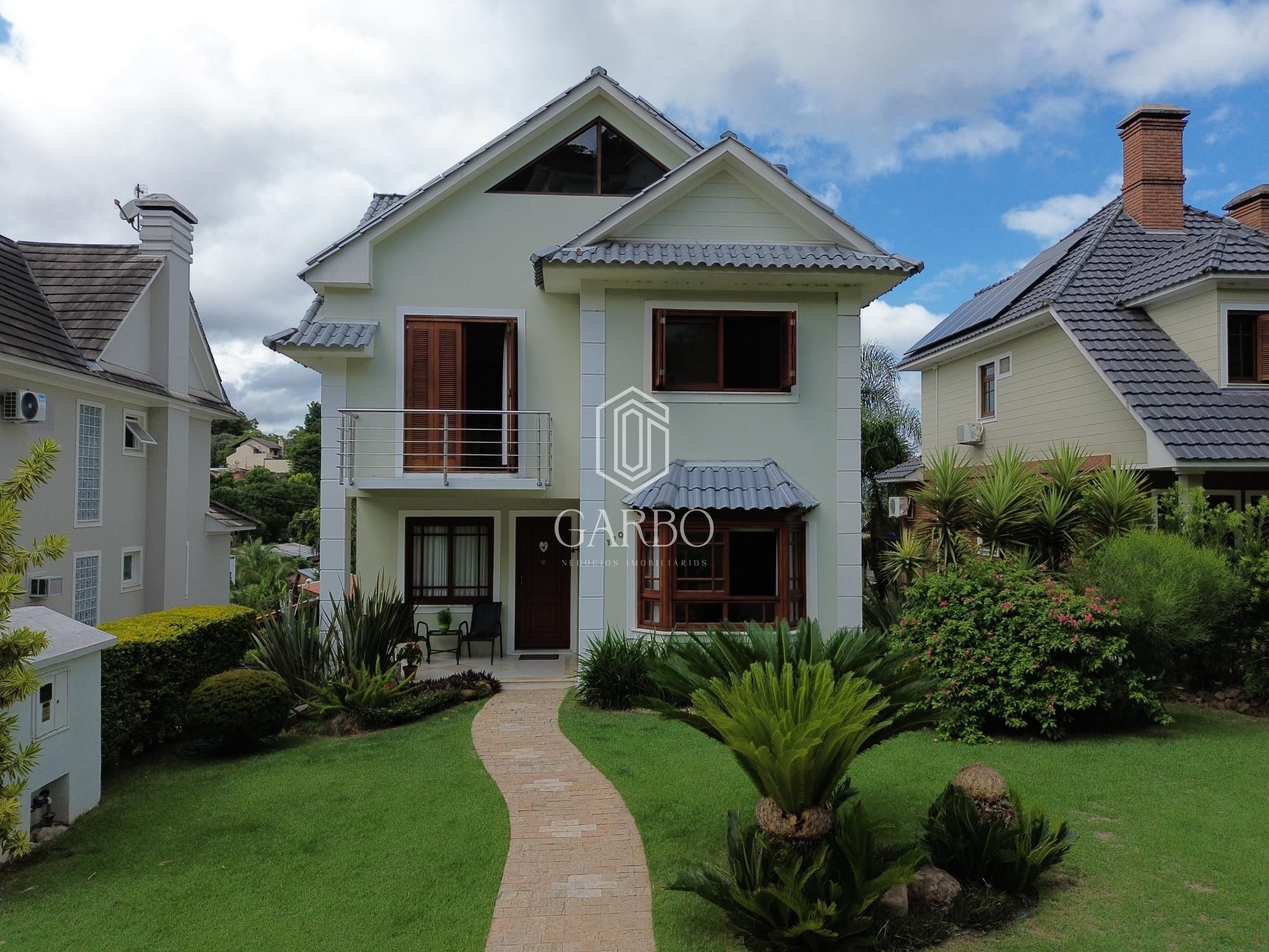 Casa à venda com 3 quartos, 230m² - Foto 1