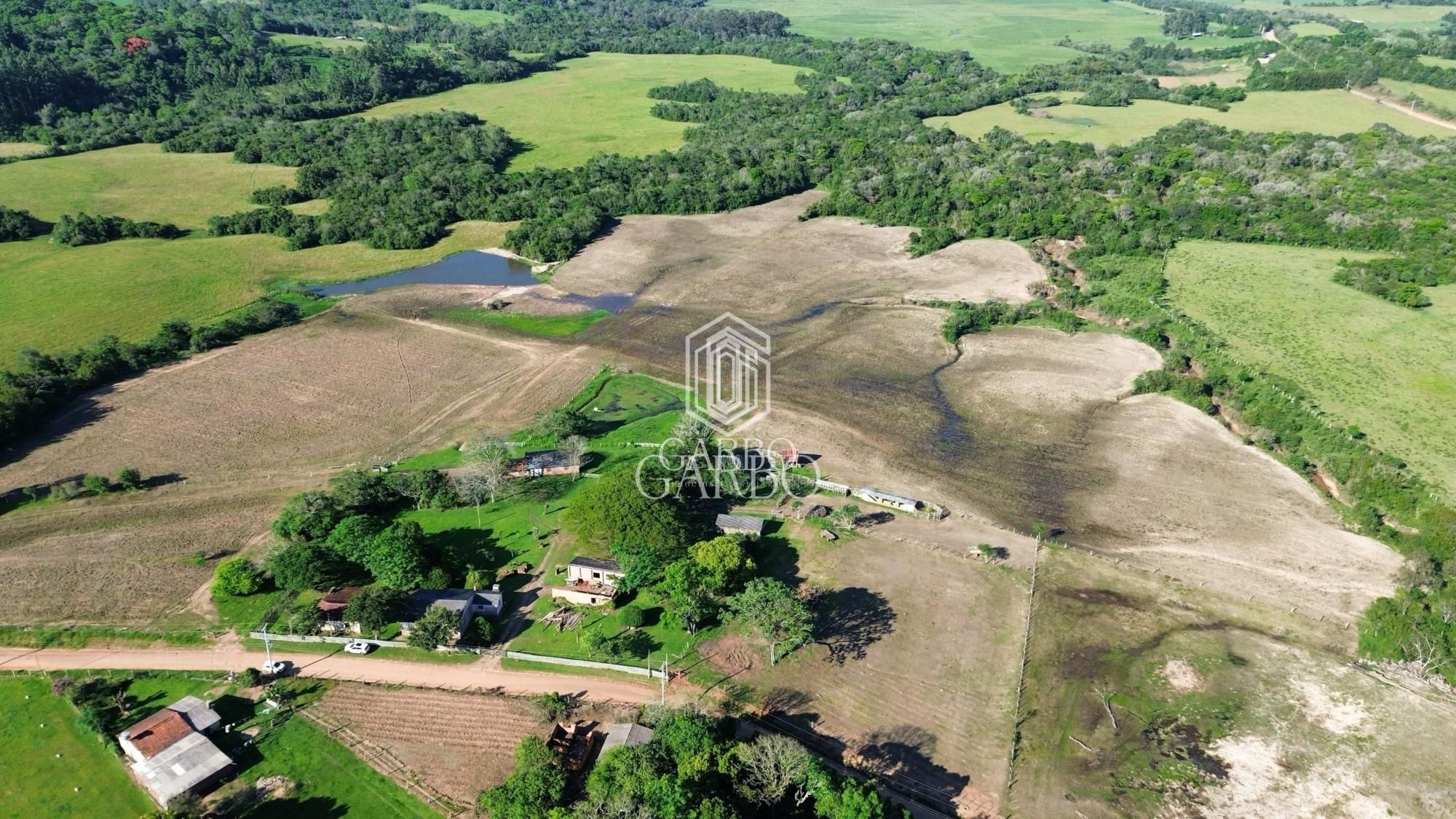 Fazenda à venda com 3 quartos, 70000m² - Foto 2