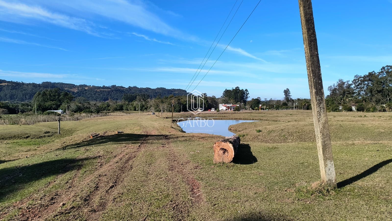 Chácara à venda com 3 quartos, 134000m² - Foto 2