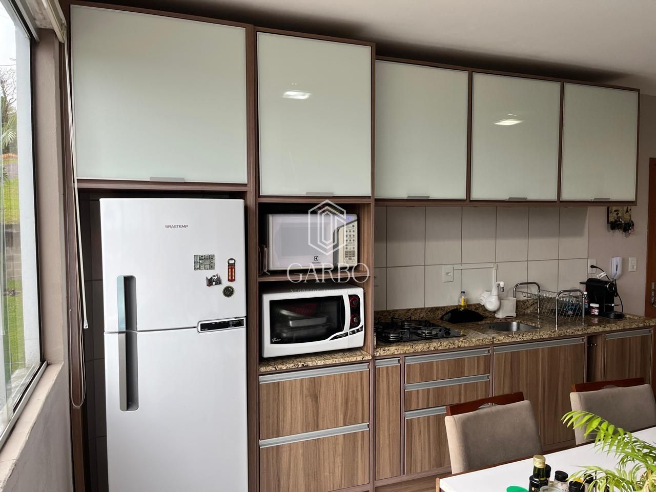 Apartamento à venda com 2 quartos, 65m² - Foto 2