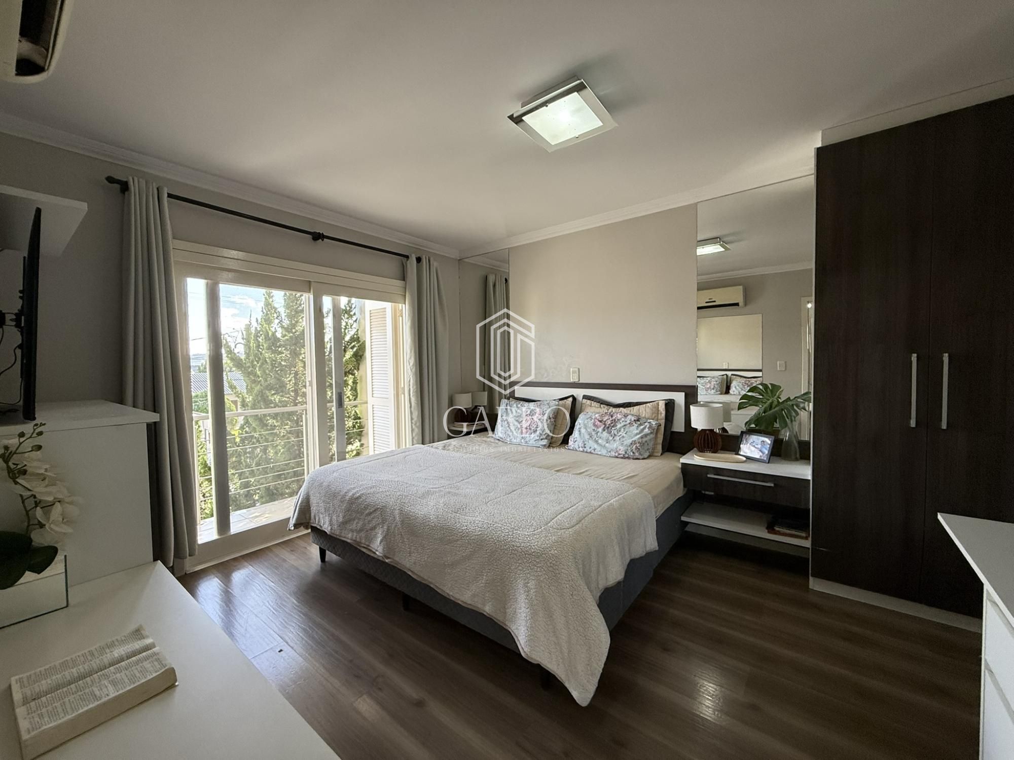 Casa à venda com 4 quartos, 224m² - Foto 8