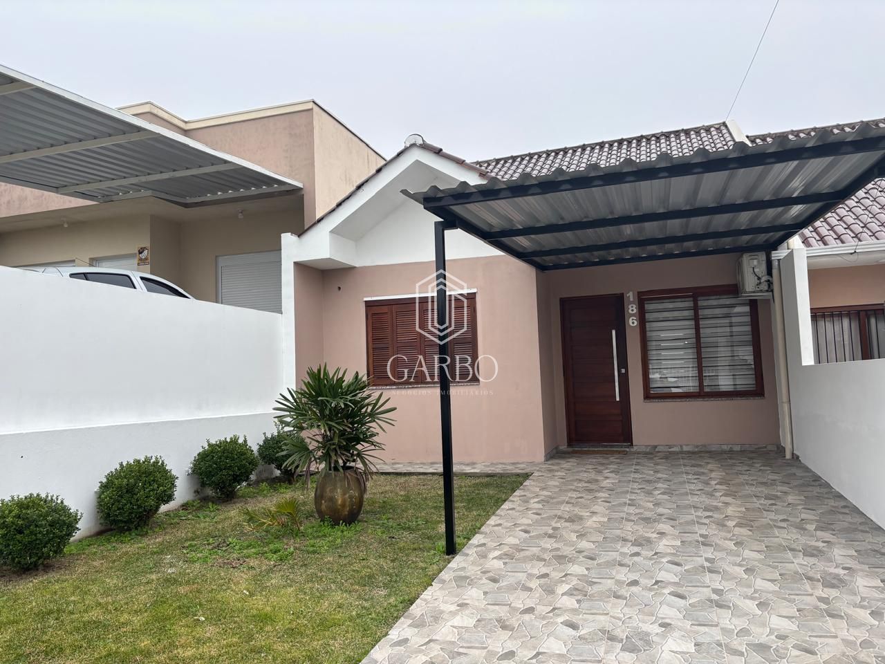 CASA GEMINADA NO LOTEAMENTO BLUMEN GARTEN I