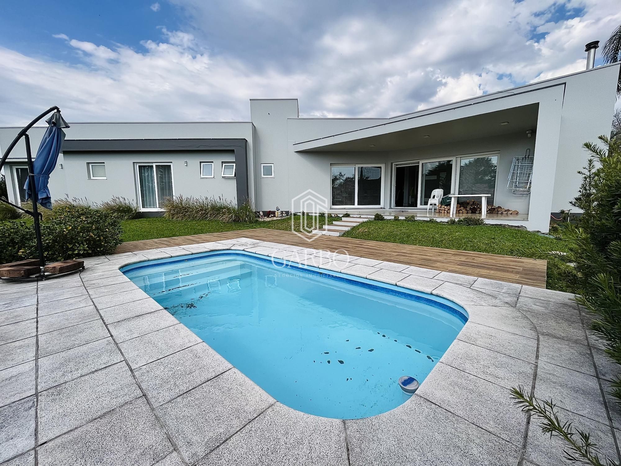 Casa, 3 quartos, 260 m² - Foto 1