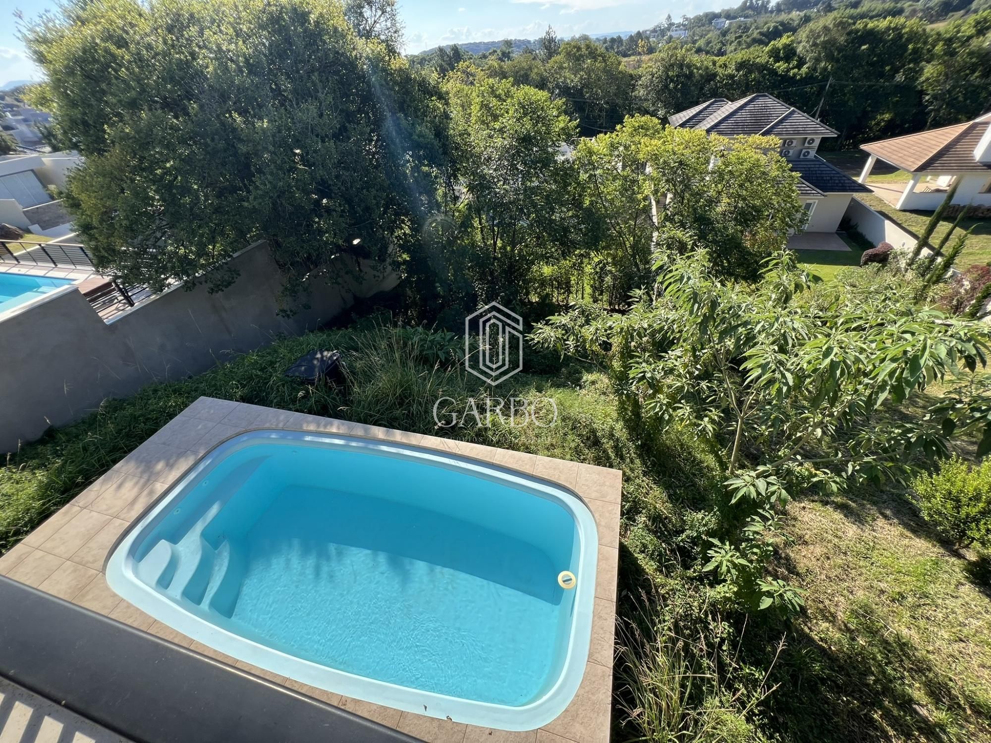 Casa à venda com 3 quartos, 314m² - Foto 2