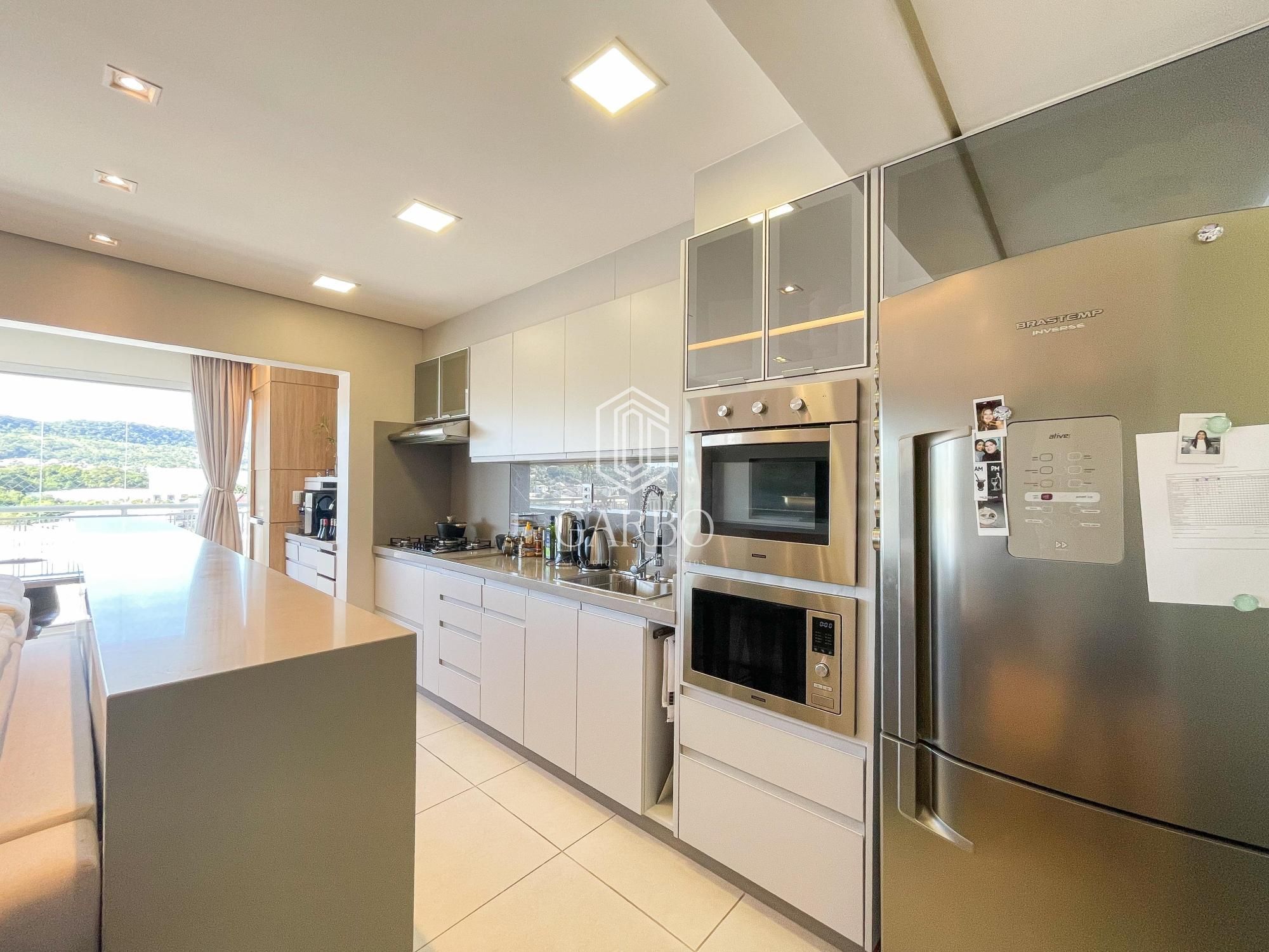 Apartamento à venda com 3 quartos, 241m² - Foto 14