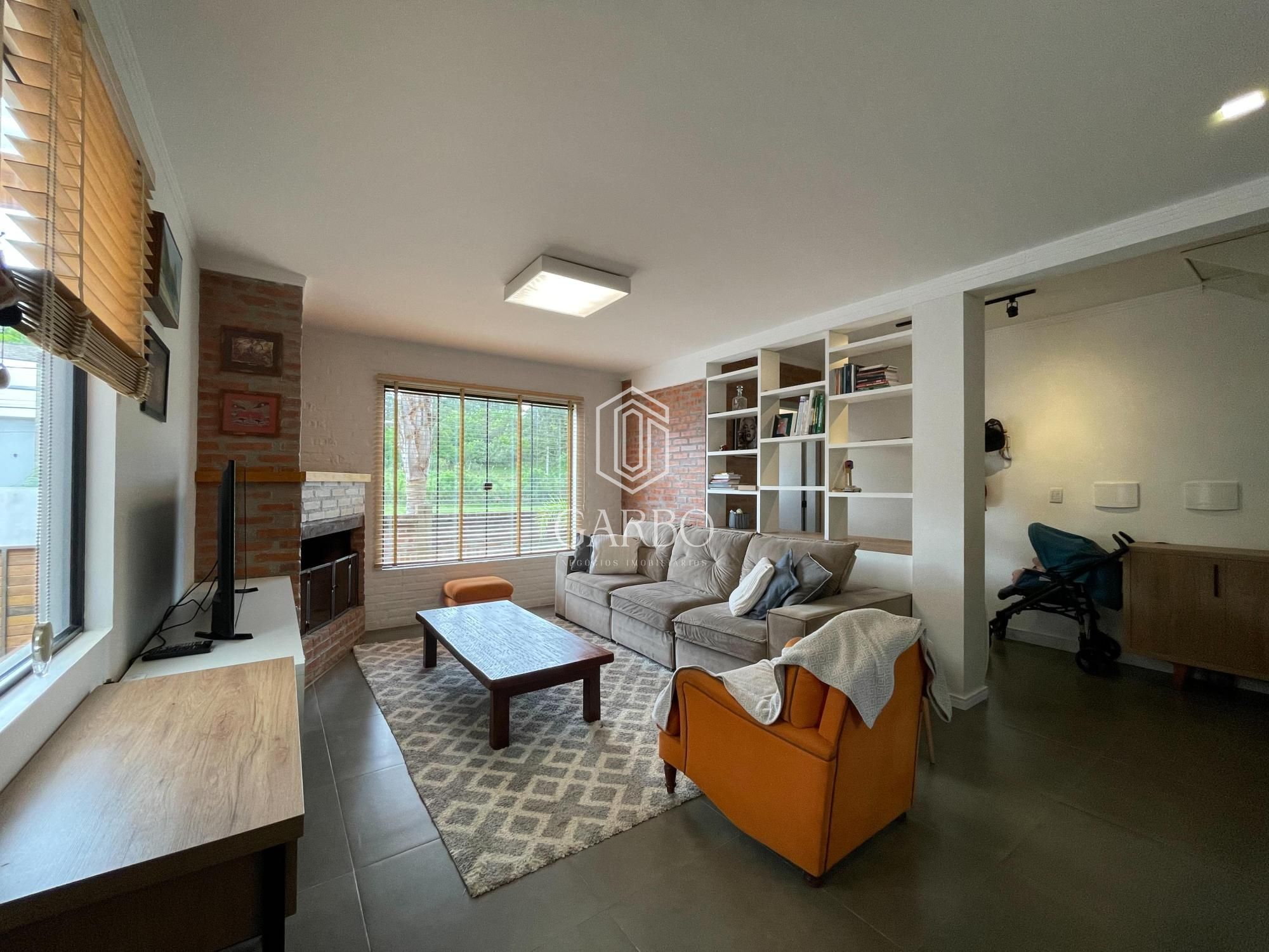 Casa à venda com 3 quartos, 202m² - Foto 4