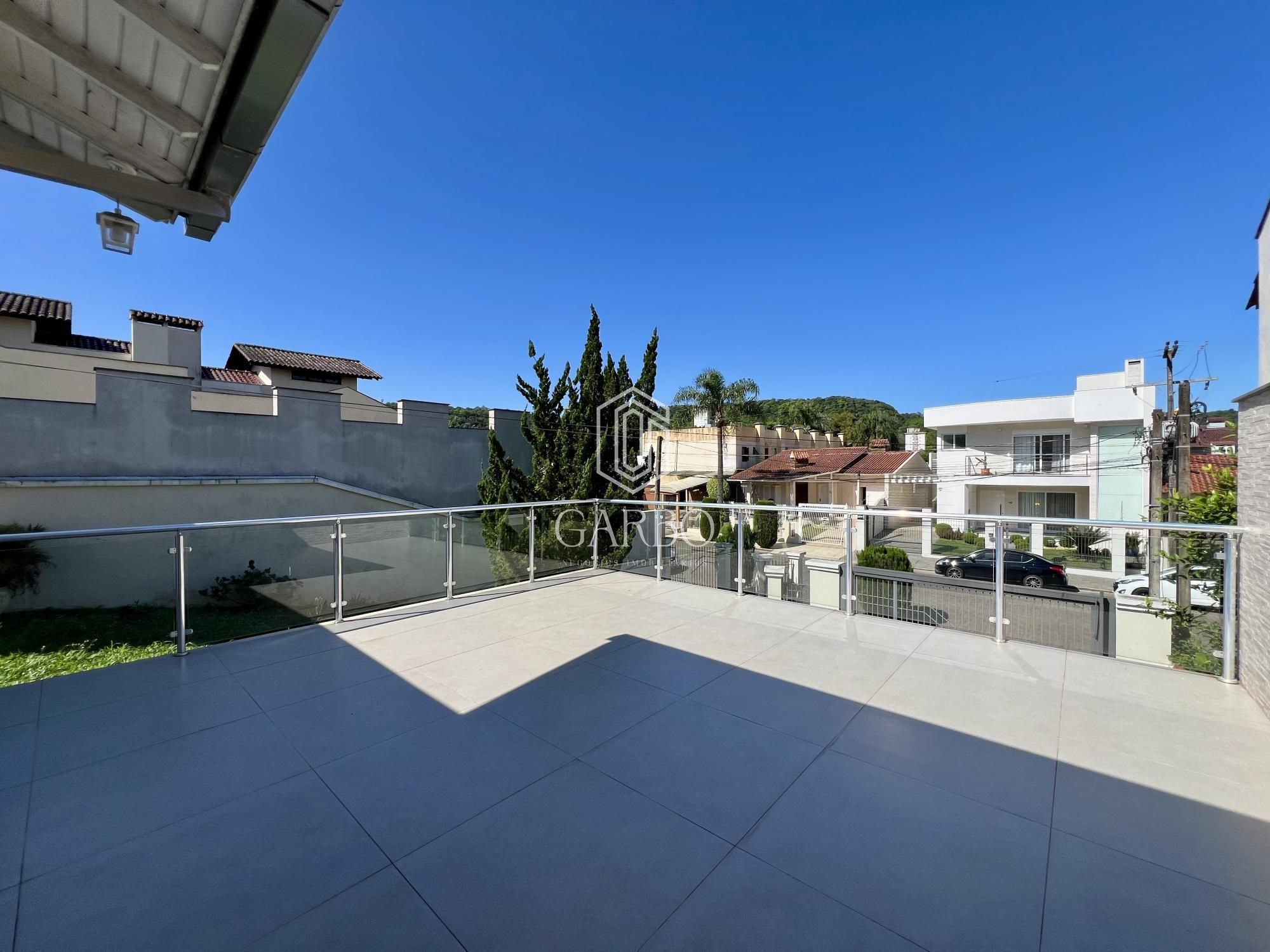 Casa à venda com 4 quartos, 256m² - Foto 4