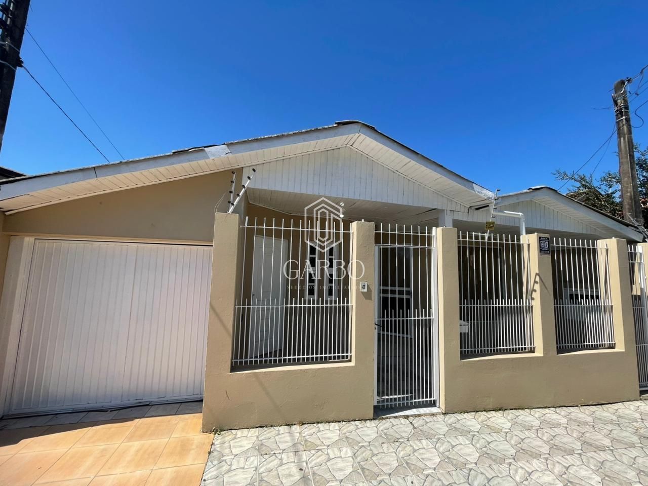 Casa, 3 quartos, 230 m² - Foto 1