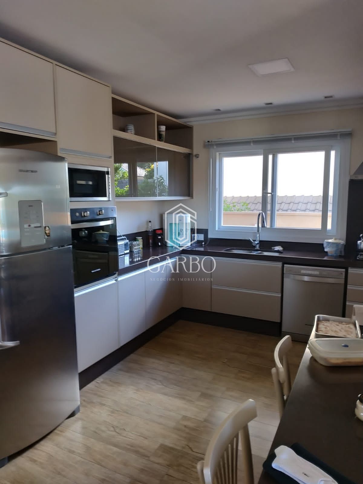 Casa à venda com 3 quartos, 308m² - Foto 8