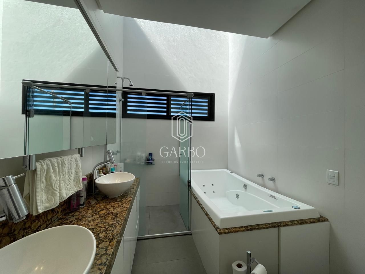 Casa à venda com 3 quartos, 230m² - Foto 10