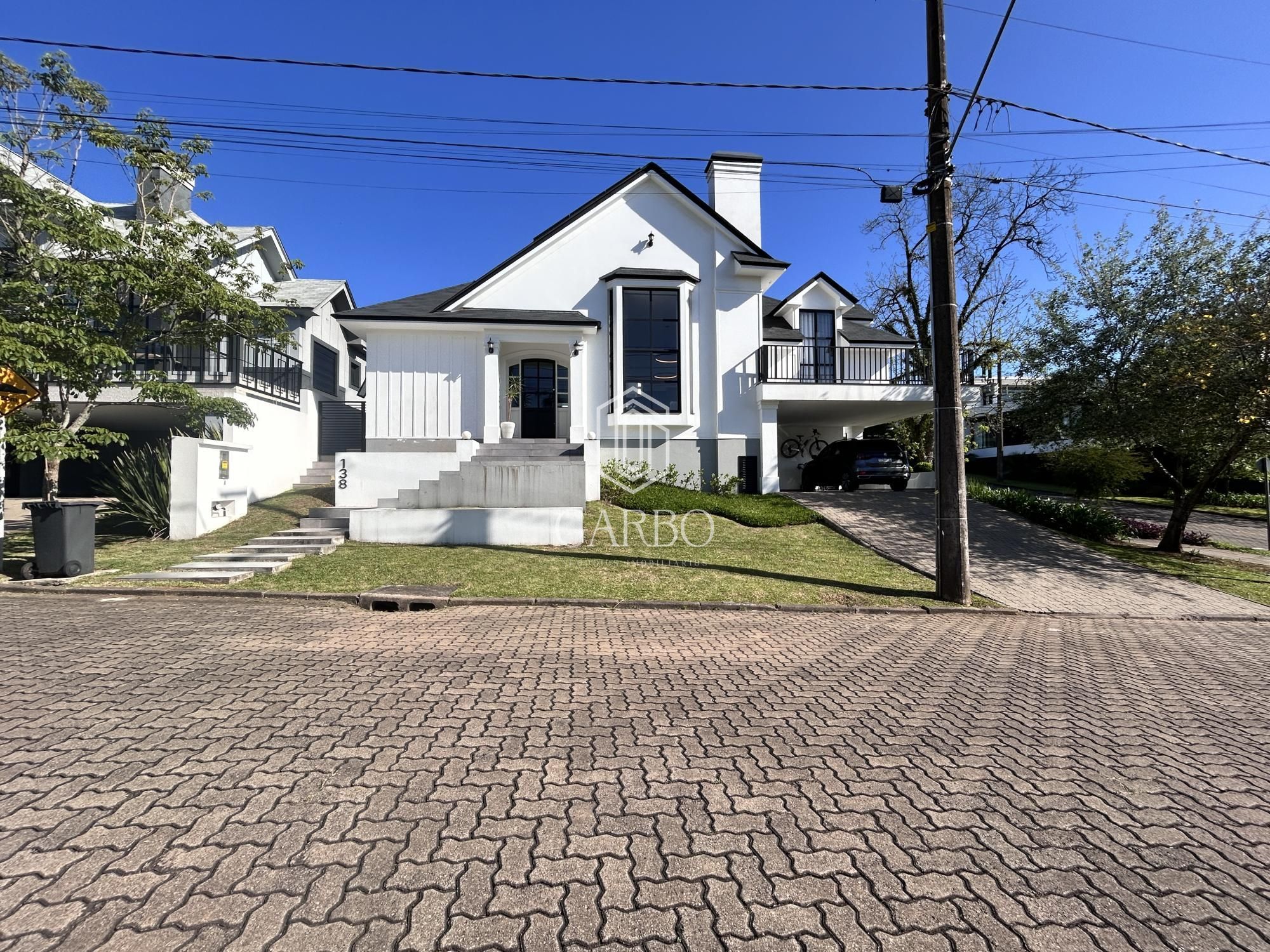 Casa, 3 quartos, 237 m² - Foto 1