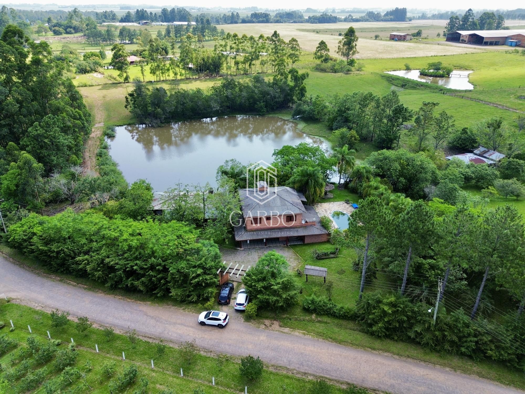 Fazenda à venda com 4 quartos, 33495m² - Foto 1