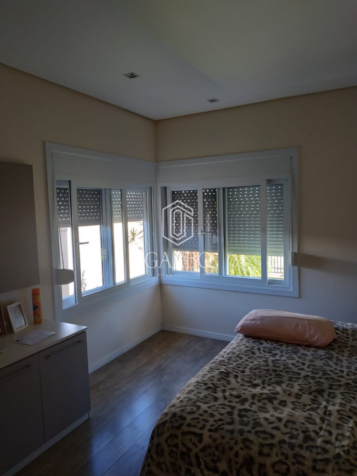Casa à venda com 3 quartos, 308m² - Foto 14