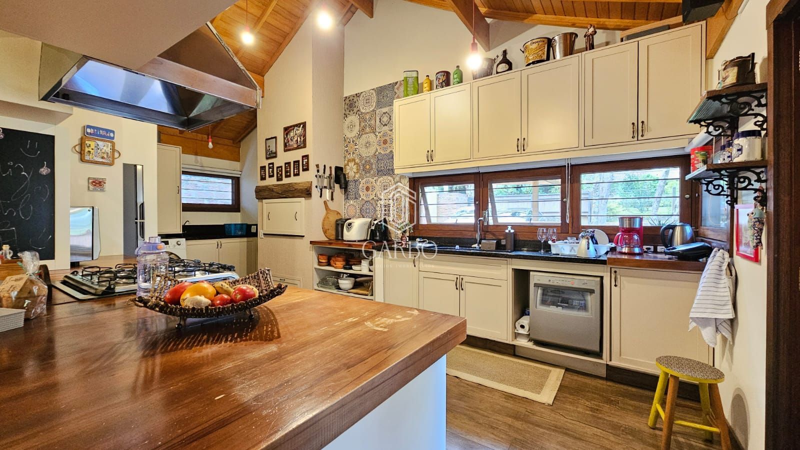 Casa à venda com 3 quartos, 215m² - Foto 12