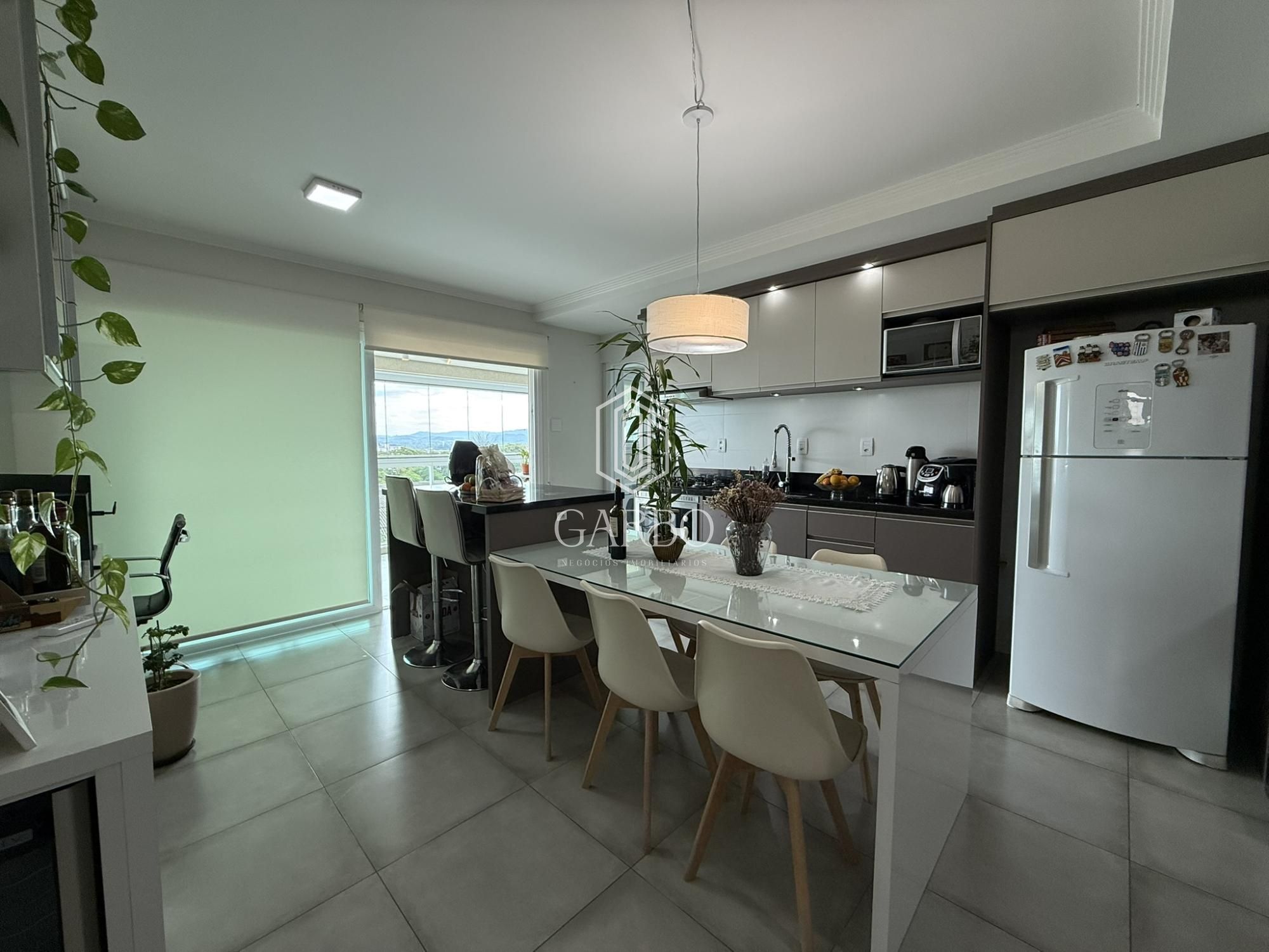 Apartamento à venda com 2 quartos, 106m² - Foto 4