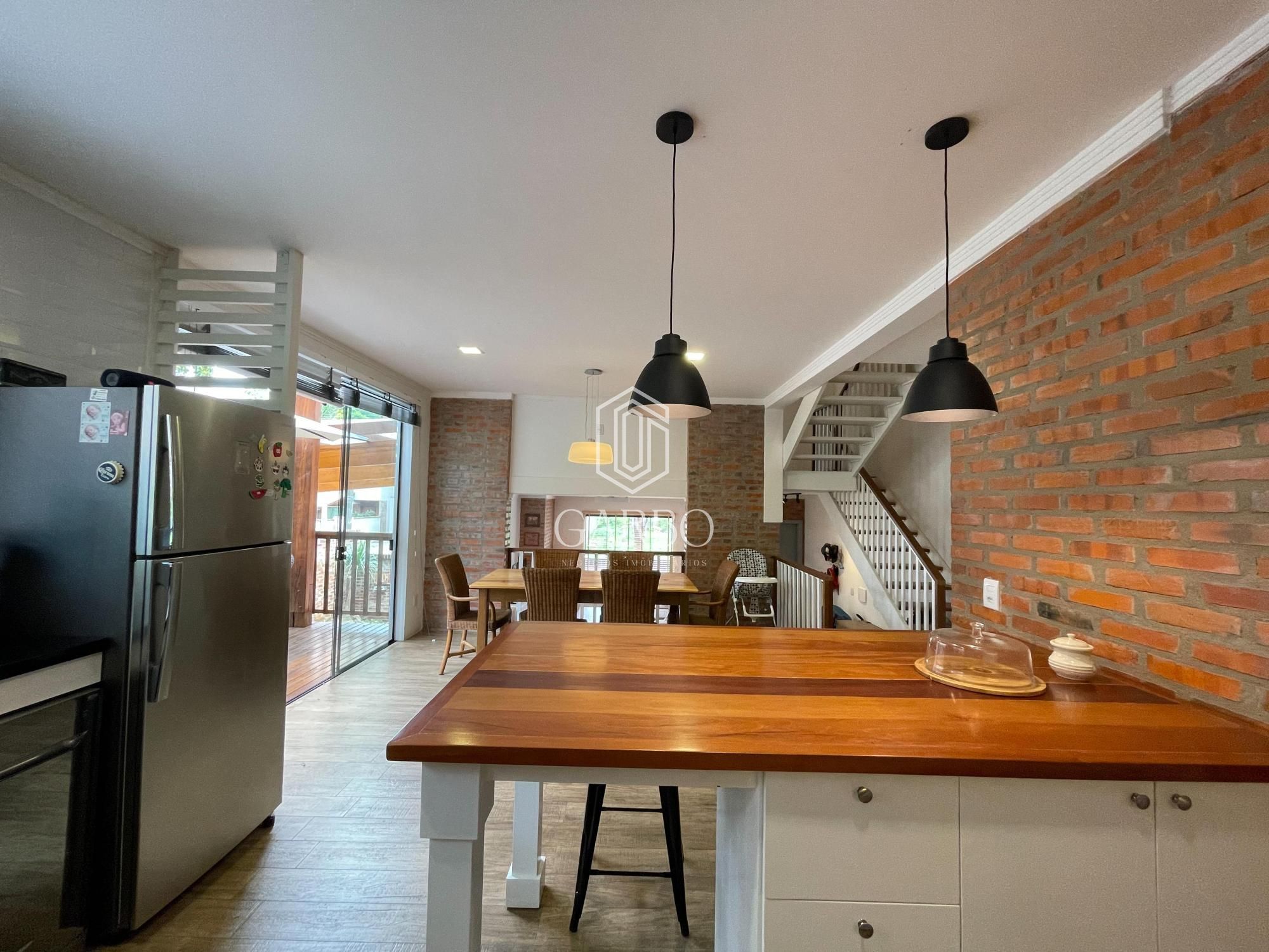 Casa à venda com 3 quartos, 202m² - Foto 7