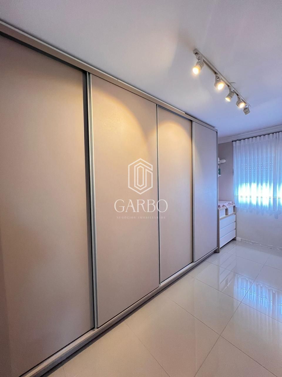 Apartamento à venda com 2 quartos, 72m² - Foto 9